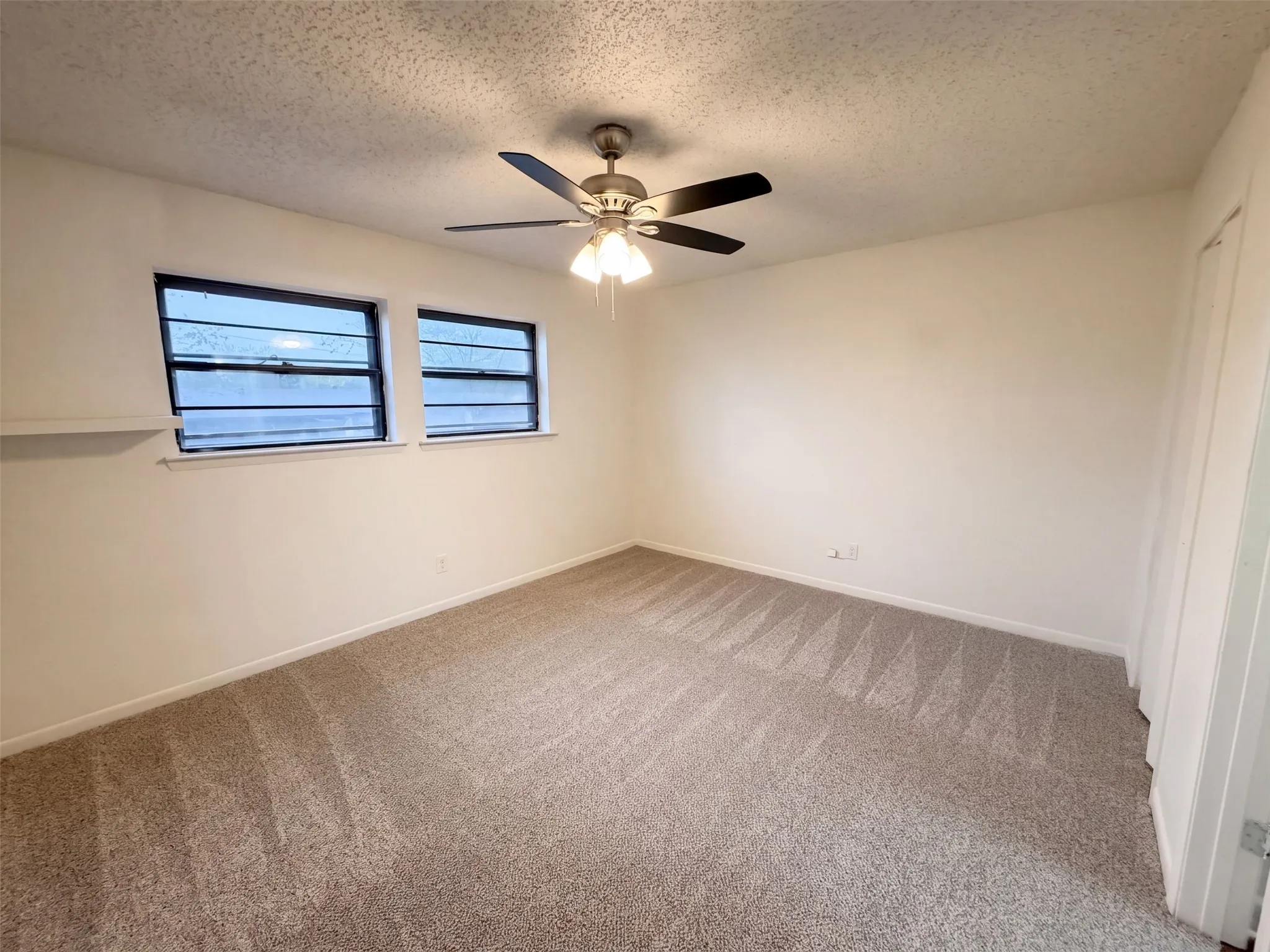 Single Family Residence For Sale in Somervell County , 501 Franklin Drive, Glen Rose, Texas 76043, 3 Bedroom, 2 Bathroom, 2 Garage spaces, 2,100 Sqft, built in 1975, mls#21407738, Real Estate Agent in Glen Rose, Homes For Sale in Somervell county, Homes For Sale in Glen Rose, Realtor in Glen Rose Texas, Real Estate Brokerage Independent Realty Texas, Luminita Cordes Realtor