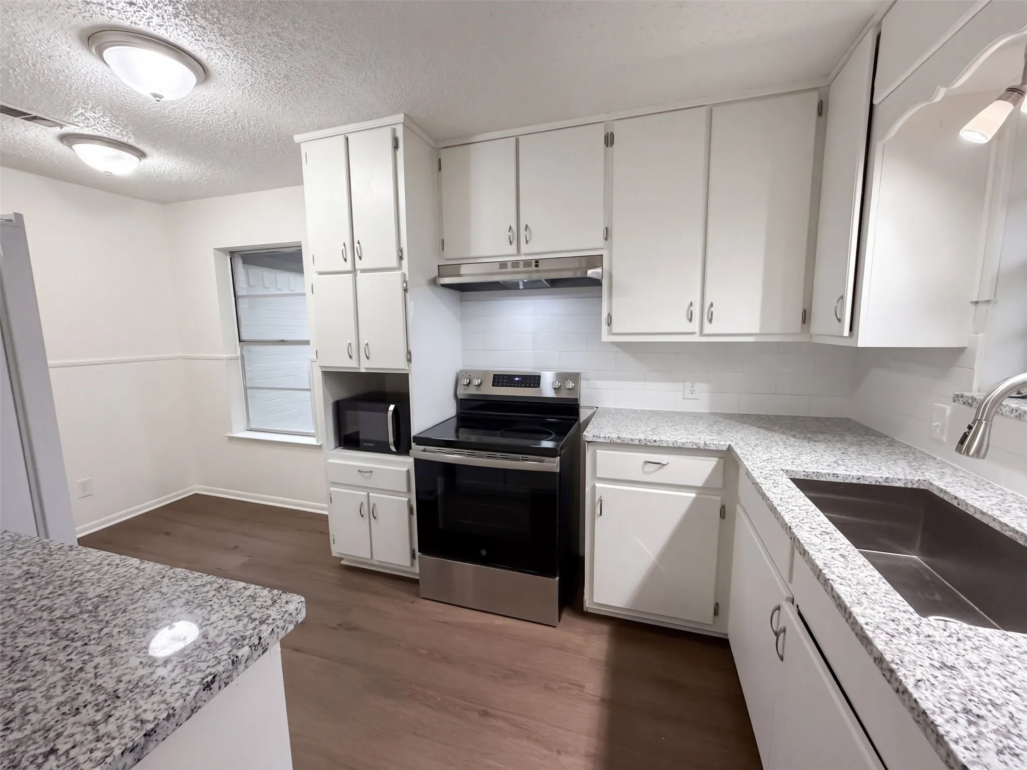 Single Family Residence For Sale in Somervell County , 501 Franklin Drive, Glen Rose, Texas 76043, 3 Bedroom, 2 Bathroom, 2 Garage spaces, 2,100 Sqft, built in 1975, mls#21407738, Real Estate Agent in Glen Rose, Homes For Sale in Somervell county, Homes For Sale in Glen Rose, Realtor in Glen Rose Texas, Real Estate Brokerage Independent Realty Texas, Luminita Cordes Realtor