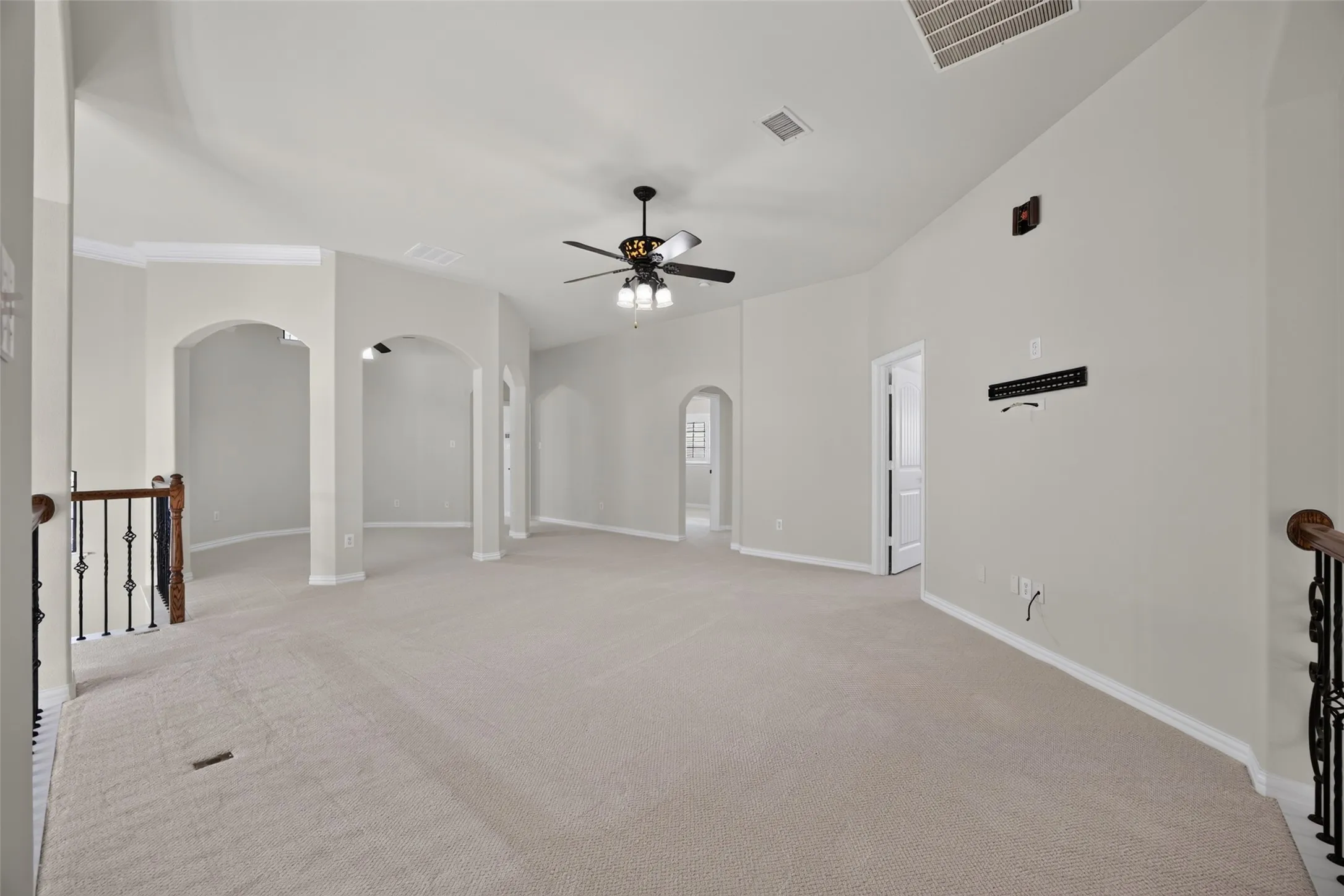 Single Family Residence For Sale in Tarrant County , 6947 Seabreeze Drive, Grand Prairie, Texas 75054, 5 Bedroom, 4 Bathroom, 3 Garage spaces, 4,587 Sqft, built in 2007, mls#21400484, Real Estate Agent in Grand Prairie, Homes For Sale in Tarrant county, Homes For Sale in Grand Prairie, Realtor in Grand Prairie Texas, Real Estate Brokerage Independent Realty Texas, Luminita Cordes Realtor