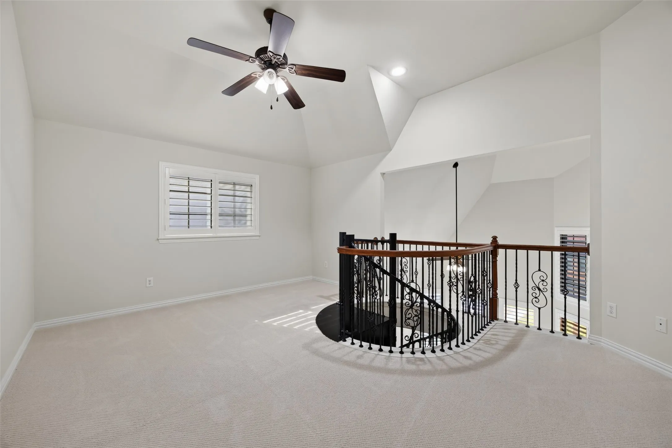 Single Family Residence For Sale in Tarrant County , 6947 Seabreeze Drive, Grand Prairie, Texas 75054, 5 Bedroom, 4 Bathroom, 3 Garage spaces, 4,587 Sqft, built in 2007, mls#21400484, Real Estate Agent in Grand Prairie, Homes For Sale in Tarrant county, Homes For Sale in Grand Prairie, Realtor in Grand Prairie Texas, Real Estate Brokerage Independent Realty Texas, Luminita Cordes Realtor
