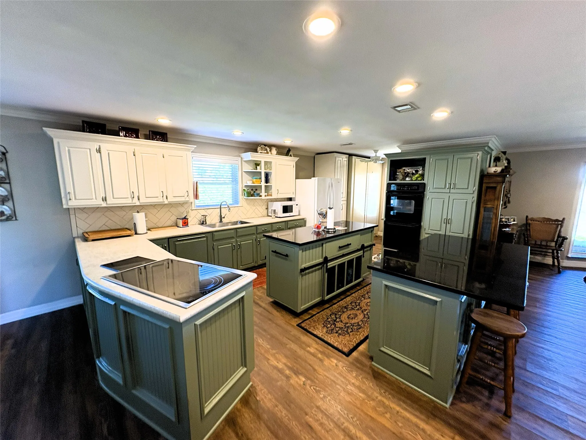 Farm For Sale in Mc Lennan County , 2379 Spring Valley Road, Lorena, Texas 76655, 4 Bedroom, 3 Bathroom, 3 Garage spaces, 2,645 Sqft, built in 1972, mls#21402862, Real Estate Agent in Lorena, Homes For Sale in Mc Lennan county, Homes For Sale in Lorena, Realtor in Lorena Texas, Real Estate Brokerage Independent Realty Texas, Luminita Cordes Realtor