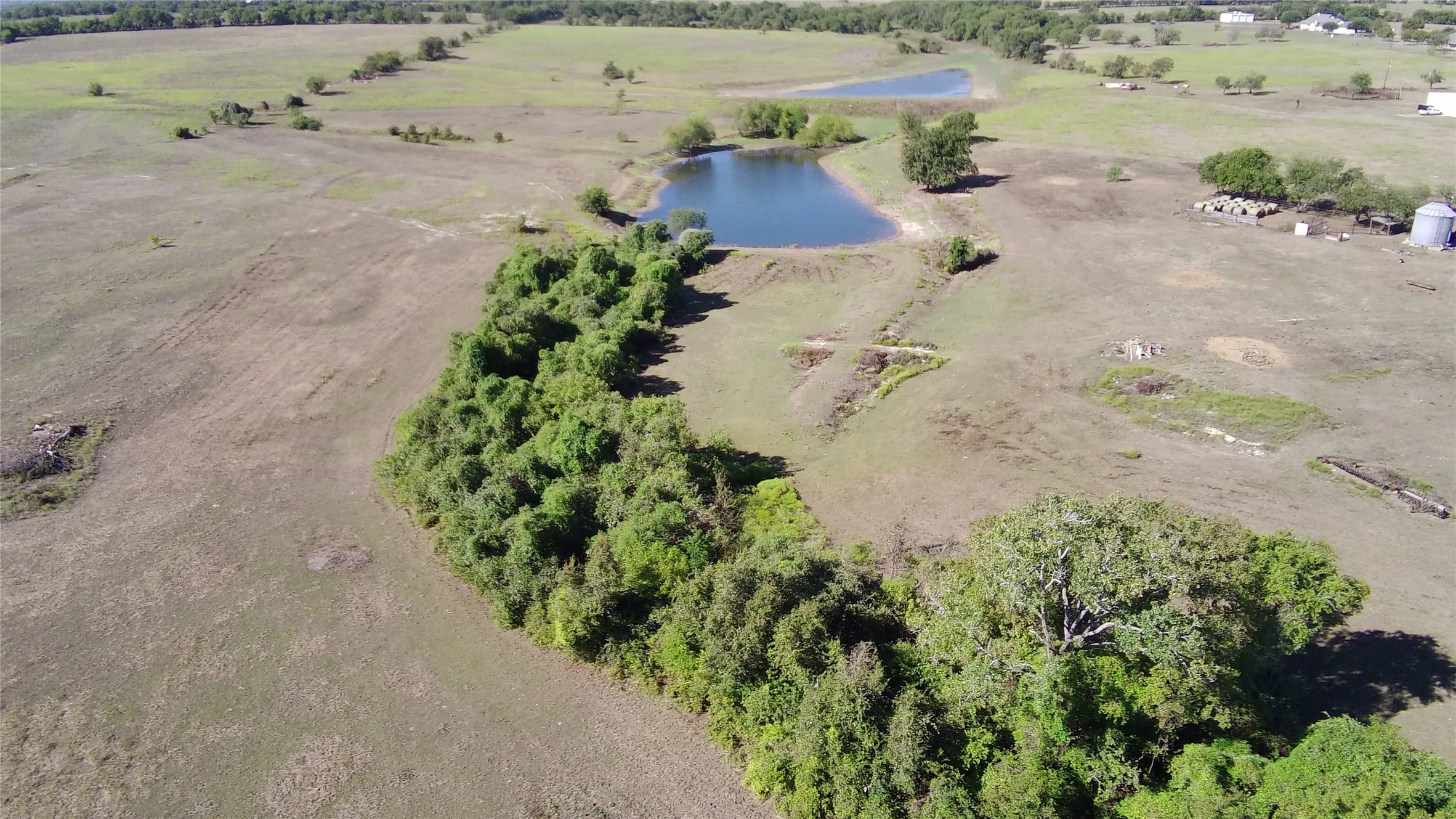 Farm For Sale in Mc Lennan County , 2379 Spring Valley Road, Lorena, Texas 76655, 4 Bedroom, 3 Bathroom, 3 Garage spaces, 2,645 Sqft, built in 1972, mls#21402862, Real Estate Agent in Lorena, Homes For Sale in Mc Lennan county, Homes For Sale in Lorena, Realtor in Lorena Texas, Real Estate Brokerage Independent Realty Texas, Luminita Cordes Realtor
