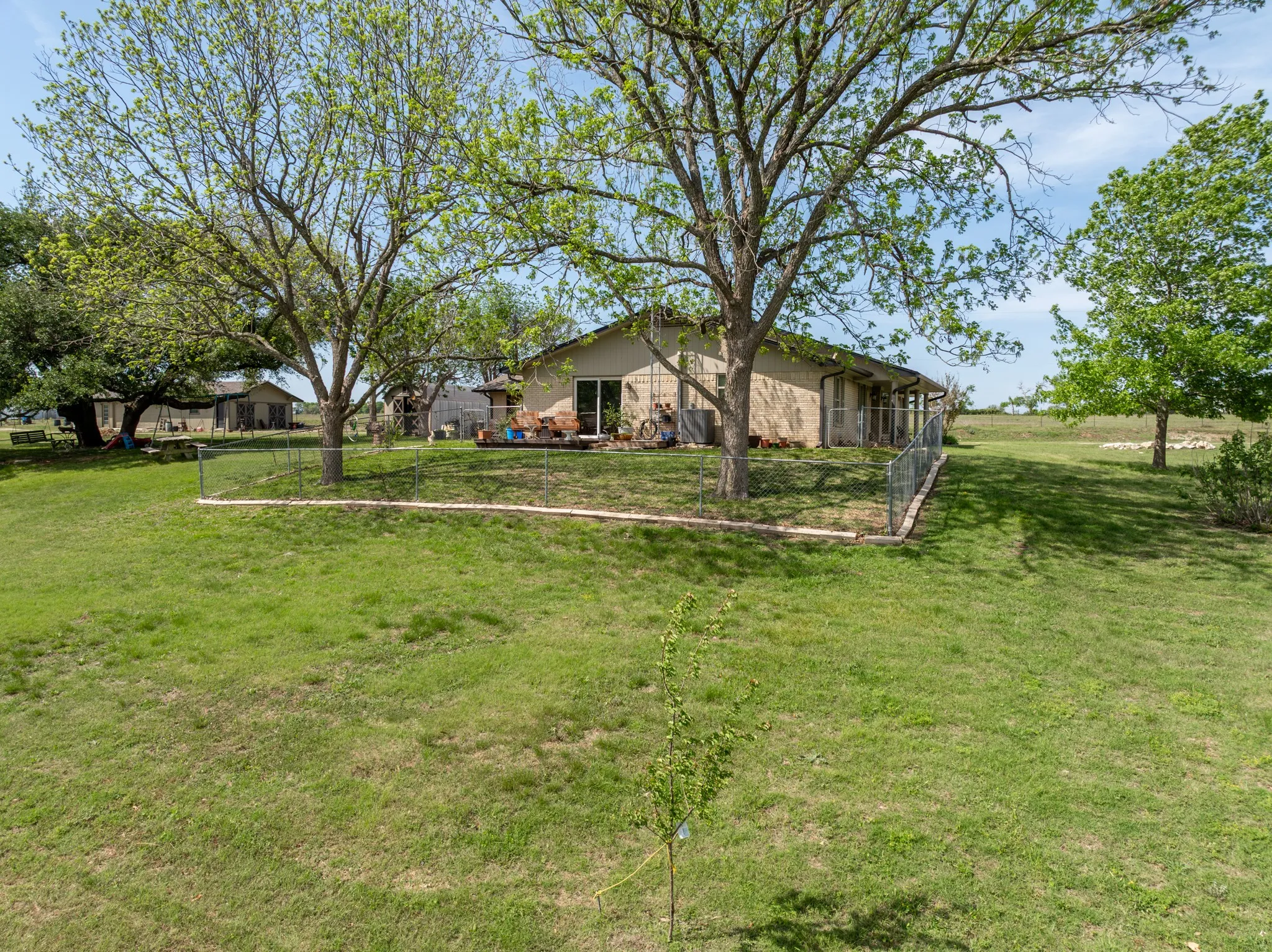 Farm For Sale in Mc Lennan County , 2379 Spring Valley Road, Lorena, Texas 76655, 4 Bedroom, 3 Bathroom, 3 Garage spaces, 2,645 Sqft, built in 1972, mls#21402862, Real Estate Agent in Lorena, Homes For Sale in Mc Lennan county, Homes For Sale in Lorena, Realtor in Lorena Texas, Real Estate Brokerage Independent Realty Texas, Luminita Cordes Realtor