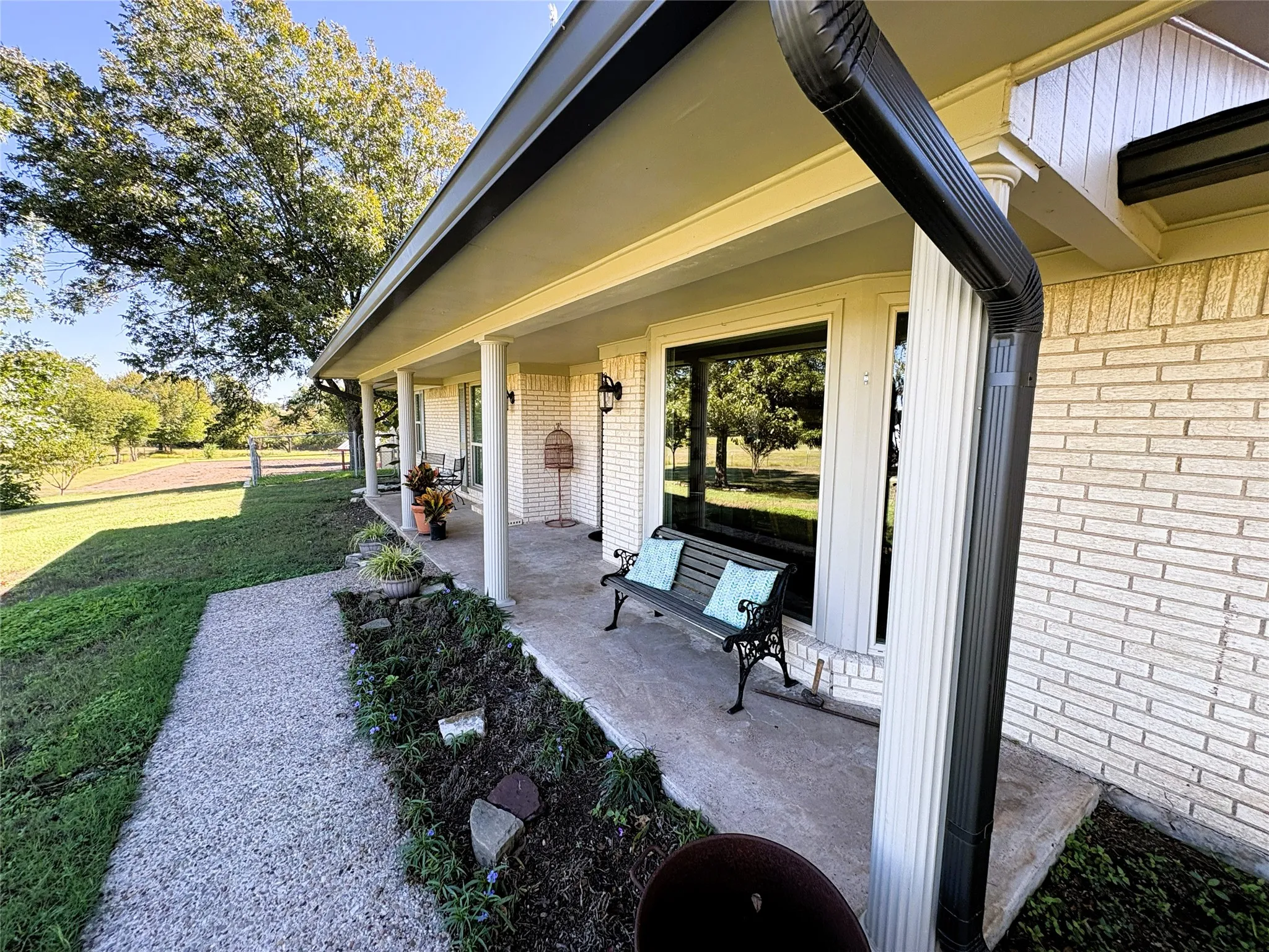 Farm For Sale in Mc Lennan County , 2379 Spring Valley Road, Lorena, Texas 76655, 4 Bedroom, 3 Bathroom, 3 Garage spaces, 2,645 Sqft, built in 1972, mls#21402862, Real Estate Agent in Lorena, Homes For Sale in Mc Lennan county, Homes For Sale in Lorena, Realtor in Lorena Texas, Real Estate Brokerage Independent Realty Texas, Luminita Cordes Realtor
