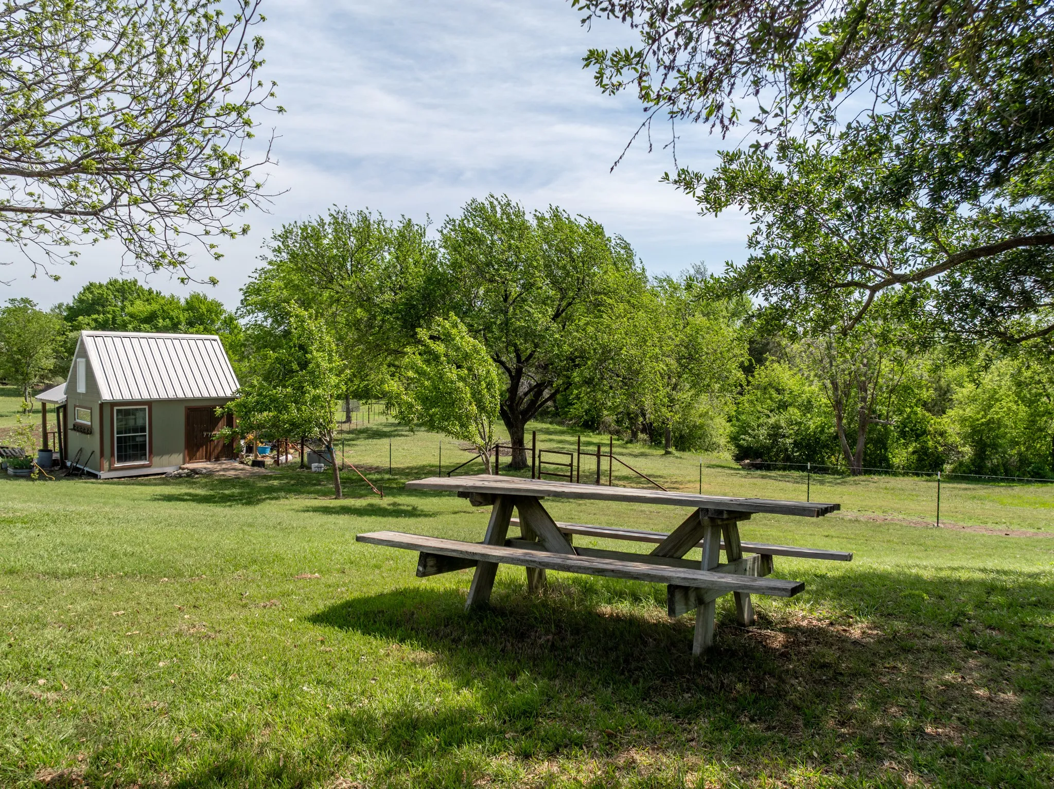 Farm For Sale in Mc Lennan County , 2379 Spring Valley Road, Lorena, Texas 76655, 4 Bedroom, 3 Bathroom, 3 Garage spaces, 2,645 Sqft, built in 1972, mls#21402862, Real Estate Agent in Lorena, Homes For Sale in Mc Lennan county, Homes For Sale in Lorena, Realtor in Lorena Texas, Real Estate Brokerage Independent Realty Texas, Luminita Cordes Realtor