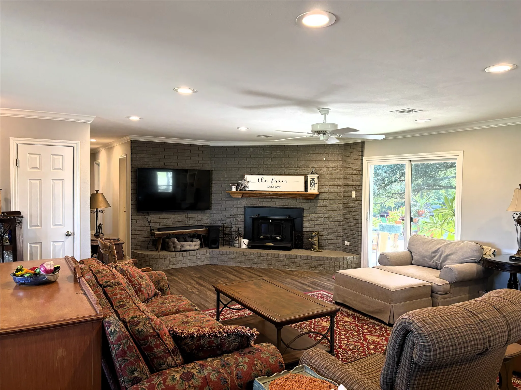 Farm For Sale in Mc Lennan County , 2379 Spring Valley Road, Lorena, Texas 76655, 4 Bedroom, 3 Bathroom, 3 Garage spaces, 2,645 Sqft, built in 1972, mls#21402862, Real Estate Agent in Lorena, Homes For Sale in Mc Lennan county, Homes For Sale in Lorena, Realtor in Lorena Texas, Real Estate Brokerage Independent Realty Texas, Luminita Cordes Realtor