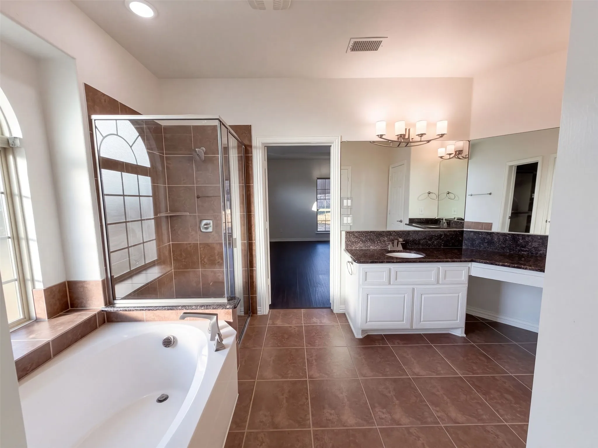 Single Family Residence For Sale in Dallas County , 908 Heath Creek Drive, De Soto, Texas 75115, 5 Bedroom, 4 Bathroom, 2 Garage spaces, 3,948 Sqft, built in 2018, mls#21407741, Real Estate Agent in De Soto, Homes For Sale in Dallas county, Homes For Sale in De Soto, Realtor in De Soto Texas, Real Estate Brokerage Independent Realty Texas, Luminita Cordes Realtor