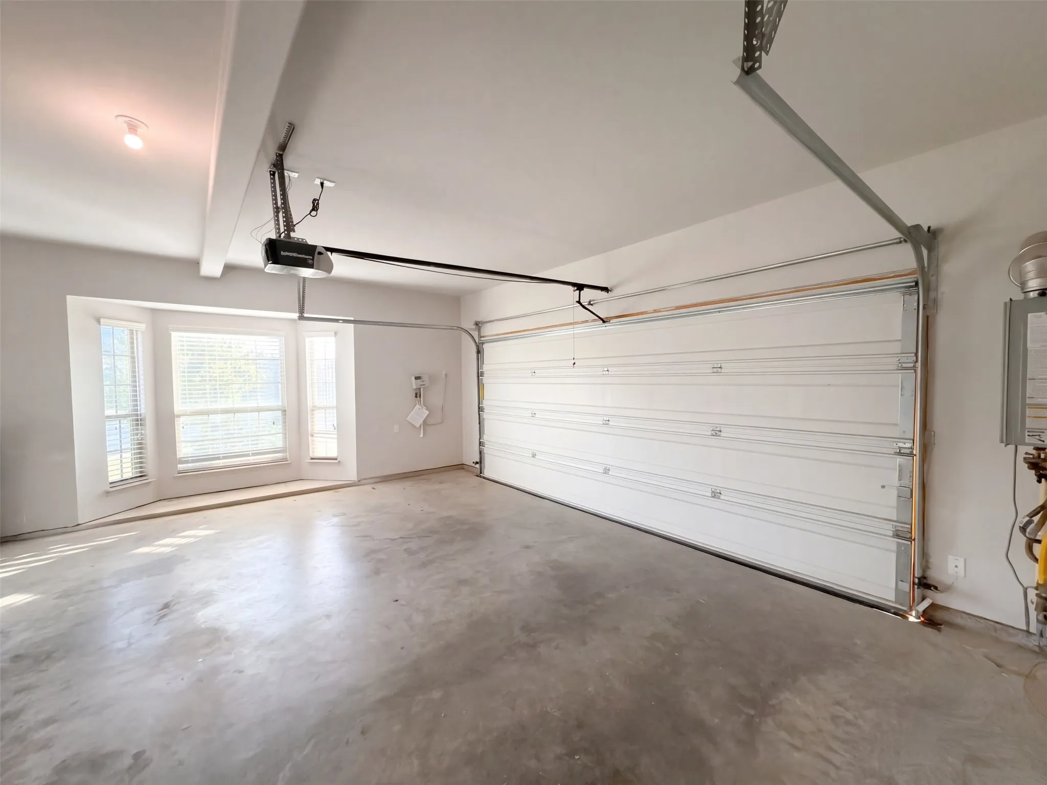 Single Family Residence For Sale in Dallas County , 908 Heath Creek Drive, De Soto, Texas 75115, 5 Bedroom, 4 Bathroom, 2 Garage spaces, 3,948 Sqft, built in 2018, mls#21407741, Real Estate Agent in De Soto, Homes For Sale in Dallas county, Homes For Sale in De Soto, Realtor in De Soto Texas, Real Estate Brokerage Independent Realty Texas, Luminita Cordes Realtor