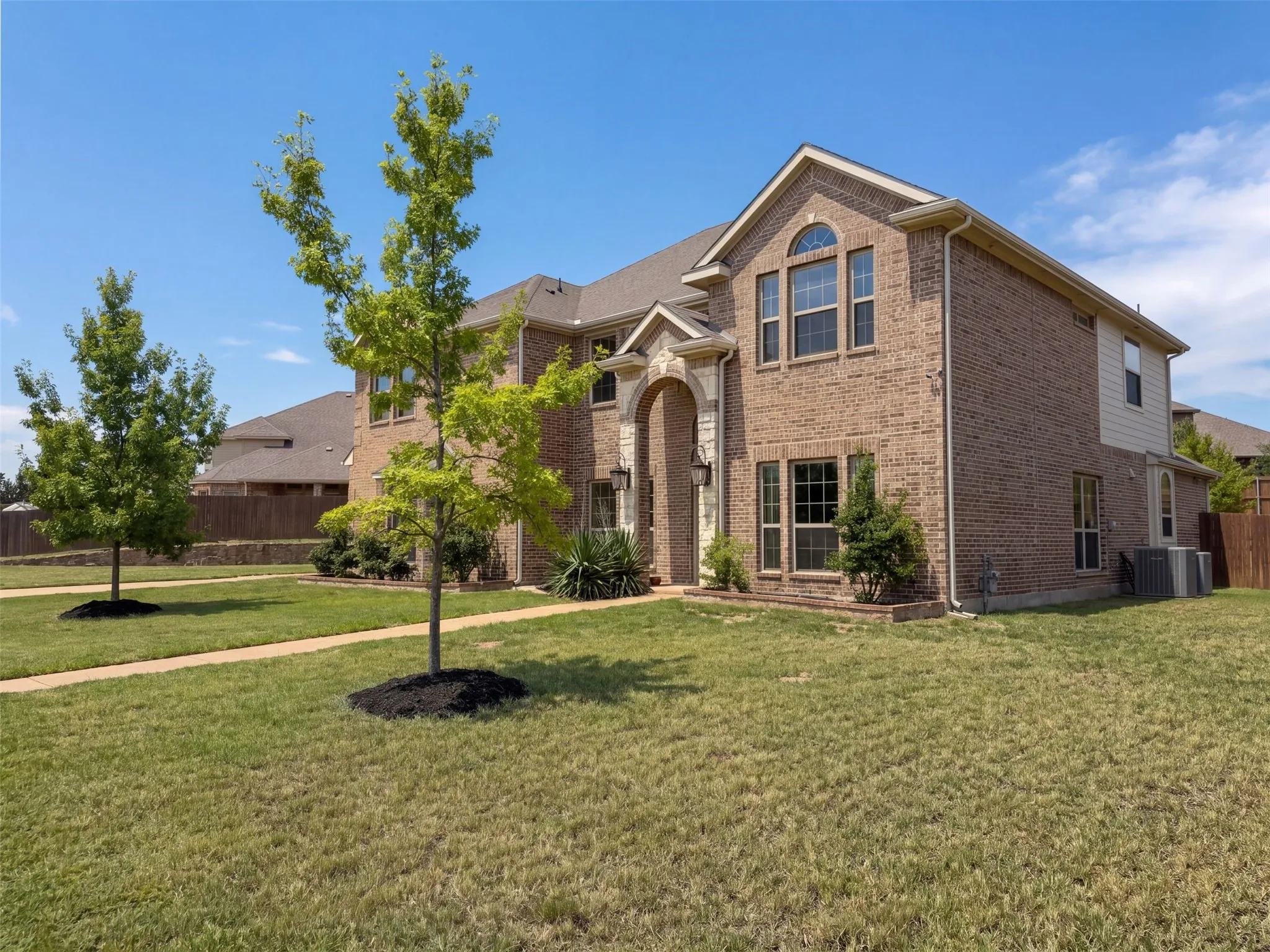 Single Family Residence For Sale in Dallas County , 908 Heath Creek Drive, De Soto, Texas 75115, 5 Bedroom, 4 Bathroom, 2 Garage spaces, 3,948 Sqft, built in 2018, mls#21407741, Real Estate Agent in De Soto, Homes For Sale in Dallas county, Homes For Sale in De Soto, Realtor in De Soto Texas, Real Estate Brokerage Independent Realty Texas, Luminita Cordes Realtor