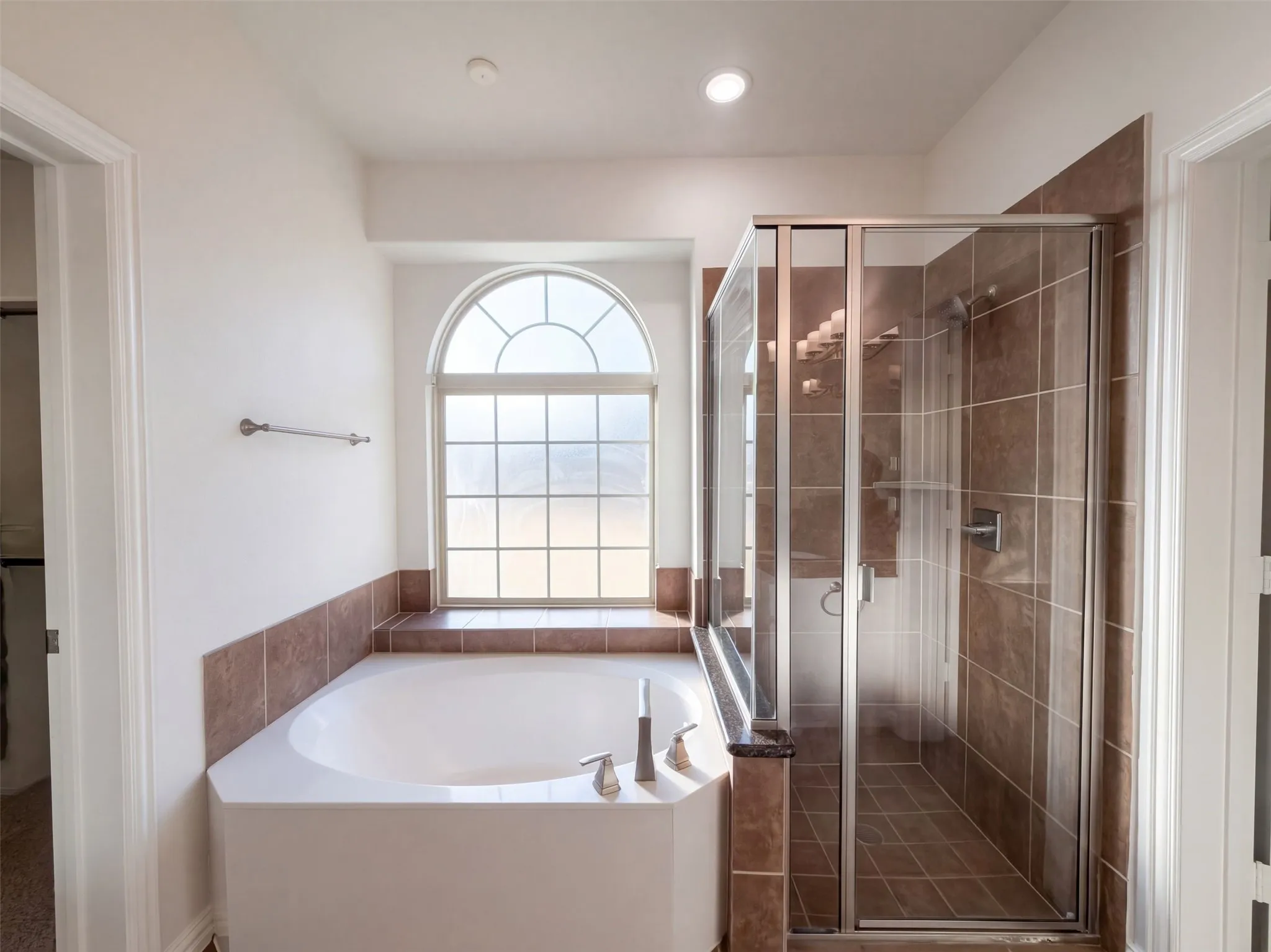 Single Family Residence For Sale in Dallas County , 908 Heath Creek Drive, De Soto, Texas 75115, 5 Bedroom, 4 Bathroom, 2 Garage spaces, 3,948 Sqft, built in 2018, mls#21407741, Real Estate Agent in De Soto, Homes For Sale in Dallas county, Homes For Sale in De Soto, Realtor in De Soto Texas, Real Estate Brokerage Independent Realty Texas, Luminita Cordes Realtor