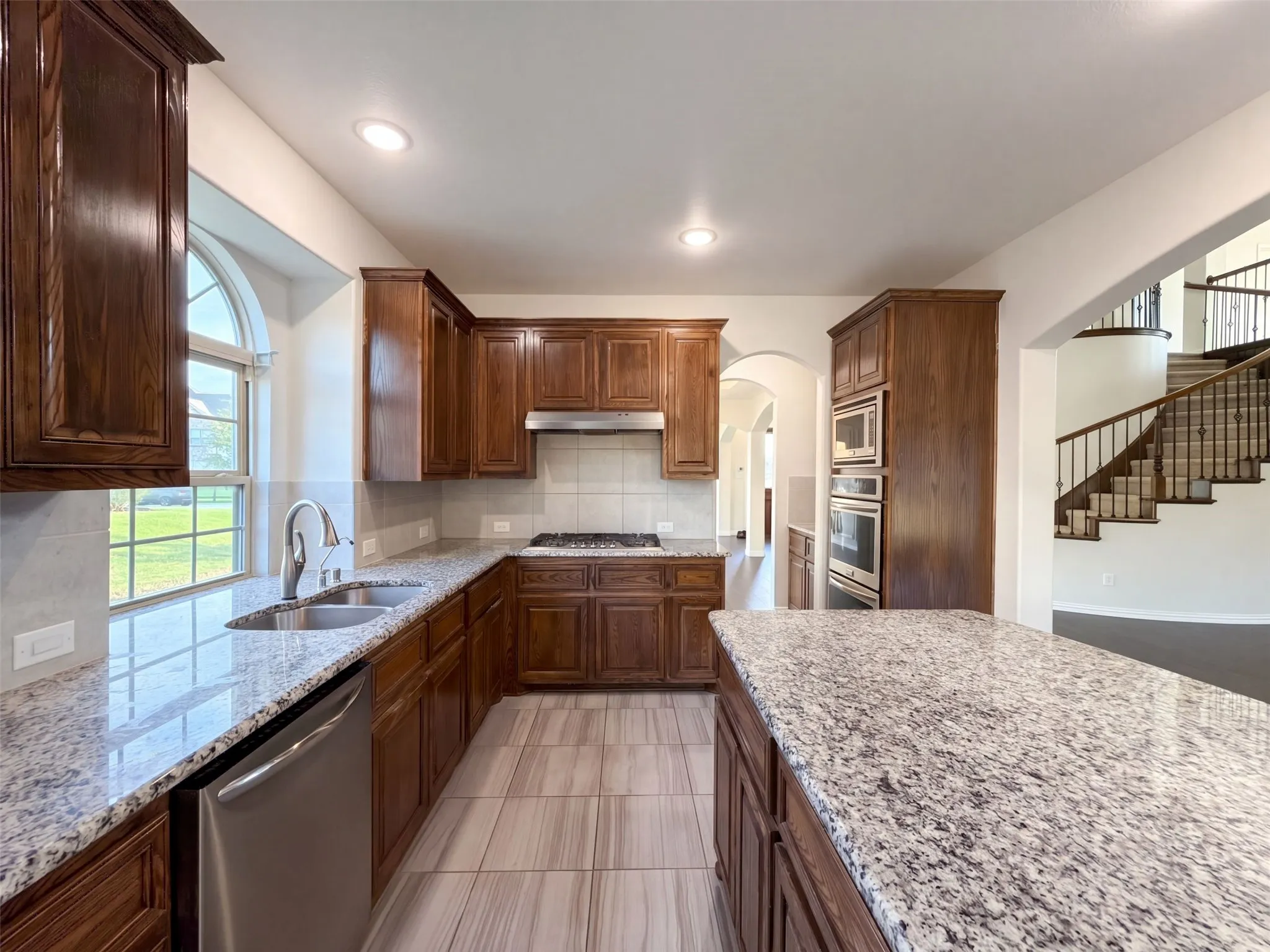 Single Family Residence For Sale in Dallas County , 908 Heath Creek Drive, De Soto, Texas 75115, 5 Bedroom, 4 Bathroom, 2 Garage spaces, 3,948 Sqft, built in 2018, mls#21407741, Real Estate Agent in De Soto, Homes For Sale in Dallas county, Homes For Sale in De Soto, Realtor in De Soto Texas, Real Estate Brokerage Independent Realty Texas, Luminita Cordes Realtor