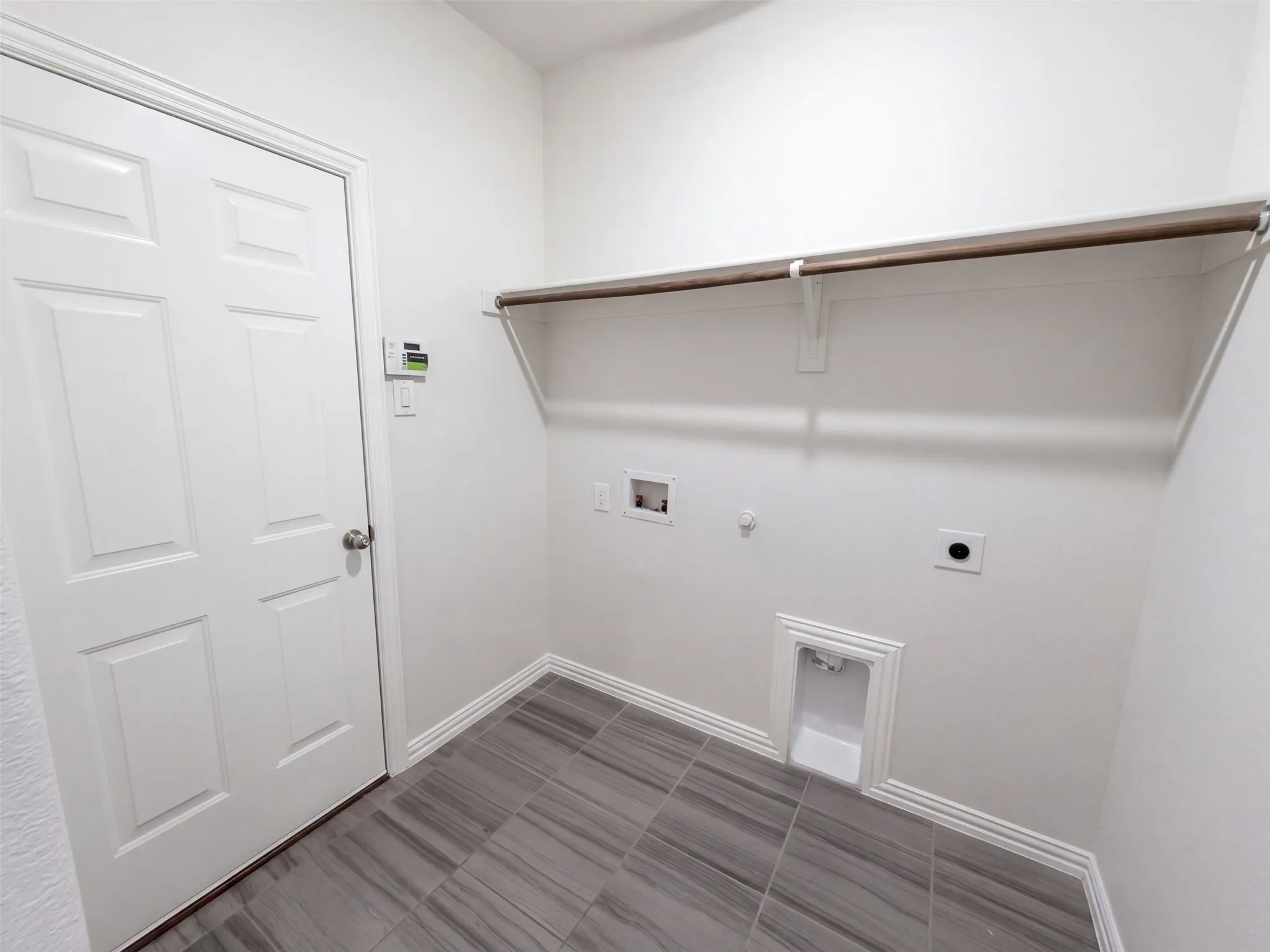Single Family Residence For Sale in Dallas County , 908 Heath Creek Drive, De Soto, Texas 75115, 5 Bedroom, 4 Bathroom, 2 Garage spaces, 3,948 Sqft, built in 2018, mls#21407741, Real Estate Agent in De Soto, Homes For Sale in Dallas county, Homes For Sale in De Soto, Realtor in De Soto Texas, Real Estate Brokerage Independent Realty Texas, Luminita Cordes Realtor
