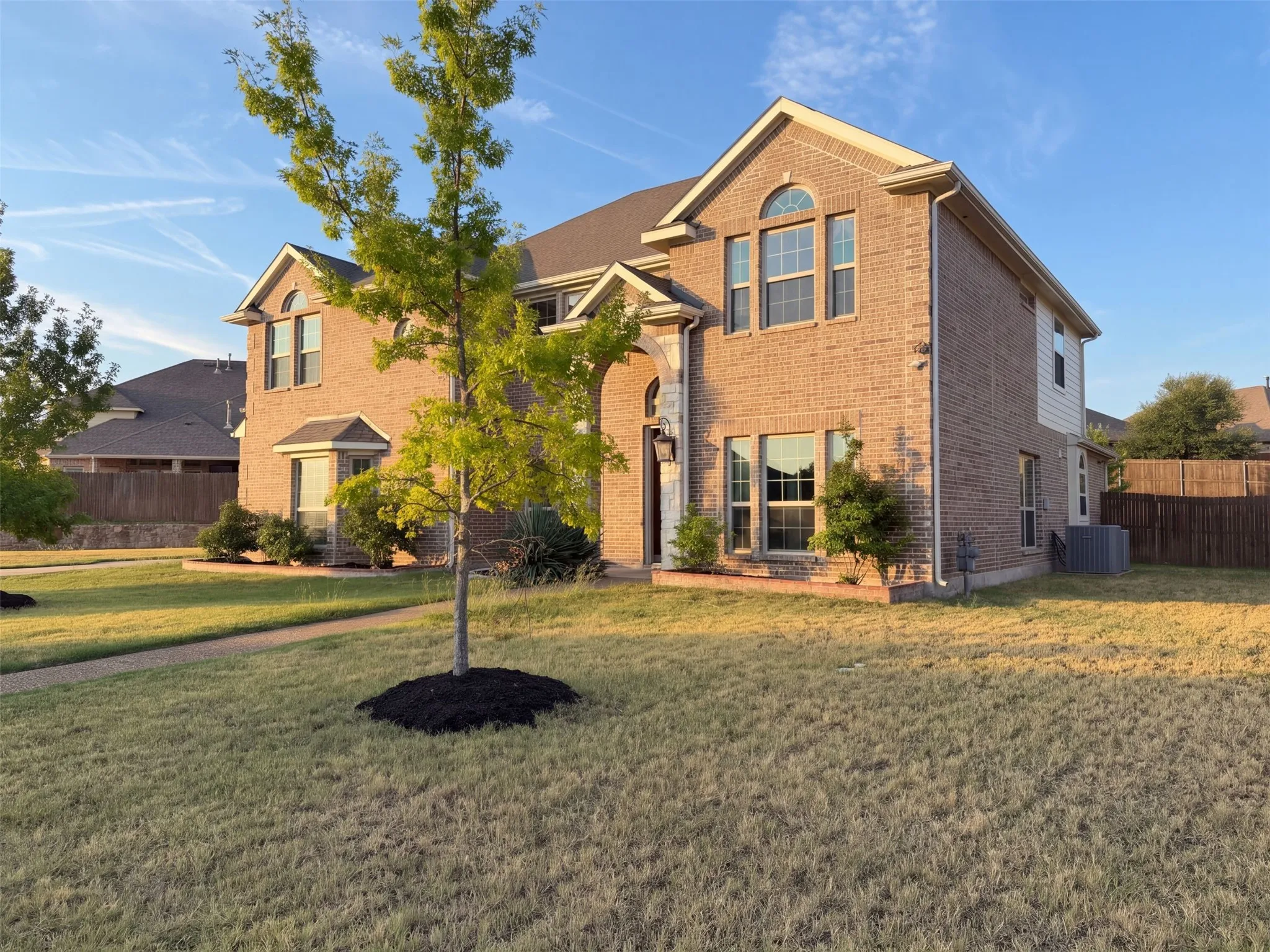 Single Family Residence For Sale in Dallas County , 908 Heath Creek Drive, De Soto, Texas 75115, 5 Bedroom, 4 Bathroom, 2 Garage spaces, 3,948 Sqft, built in 2018, mls#21407741, Real Estate Agent in De Soto, Homes For Sale in Dallas county, Homes For Sale in De Soto, Realtor in De Soto Texas, Real Estate Brokerage Independent Realty Texas, Luminita Cordes Realtor