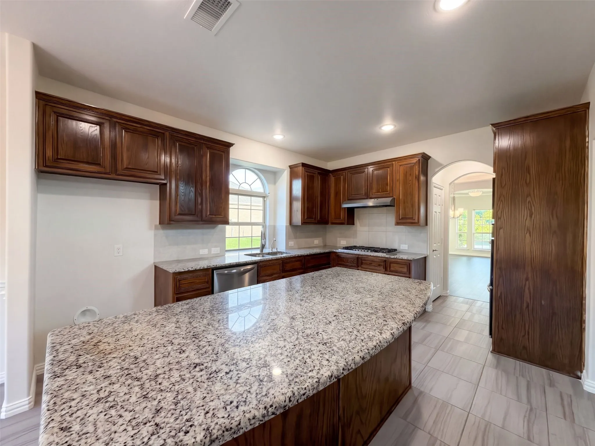 Single Family Residence For Sale in Dallas County , 908 Heath Creek Drive, De Soto, Texas 75115, 5 Bedroom, 4 Bathroom, 2 Garage spaces, 3,948 Sqft, built in 2018, mls#21407741, Real Estate Agent in De Soto, Homes For Sale in Dallas county, Homes For Sale in De Soto, Realtor in De Soto Texas, Real Estate Brokerage Independent Realty Texas, Luminita Cordes Realtor