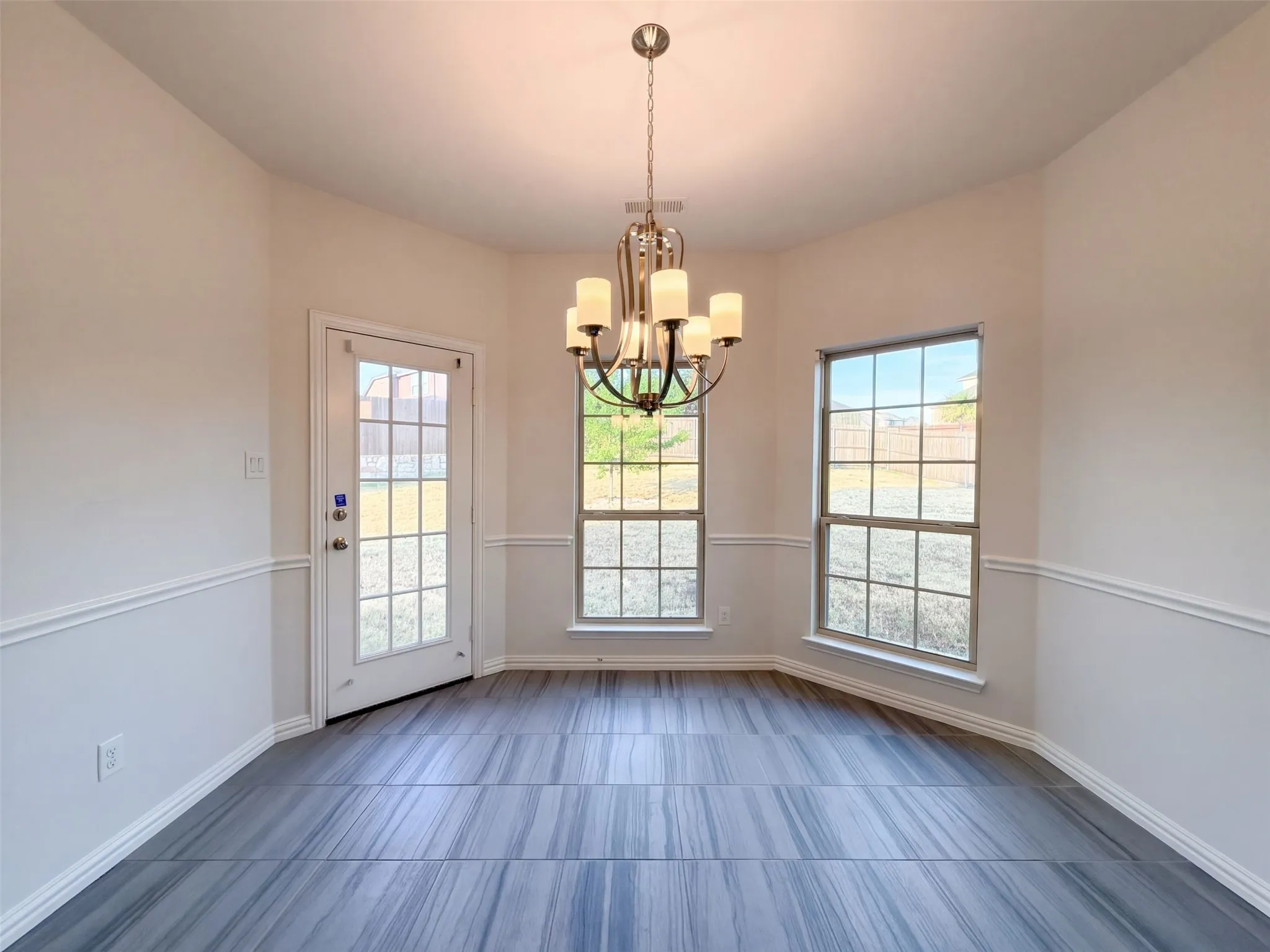 Single Family Residence For Sale in Dallas County , 908 Heath Creek Drive, De Soto, Texas 75115, 5 Bedroom, 4 Bathroom, 2 Garage spaces, 3,948 Sqft, built in 2018, mls#21407741, Real Estate Agent in De Soto, Homes For Sale in Dallas county, Homes For Sale in De Soto, Realtor in De Soto Texas, Real Estate Brokerage Independent Realty Texas, Luminita Cordes Realtor