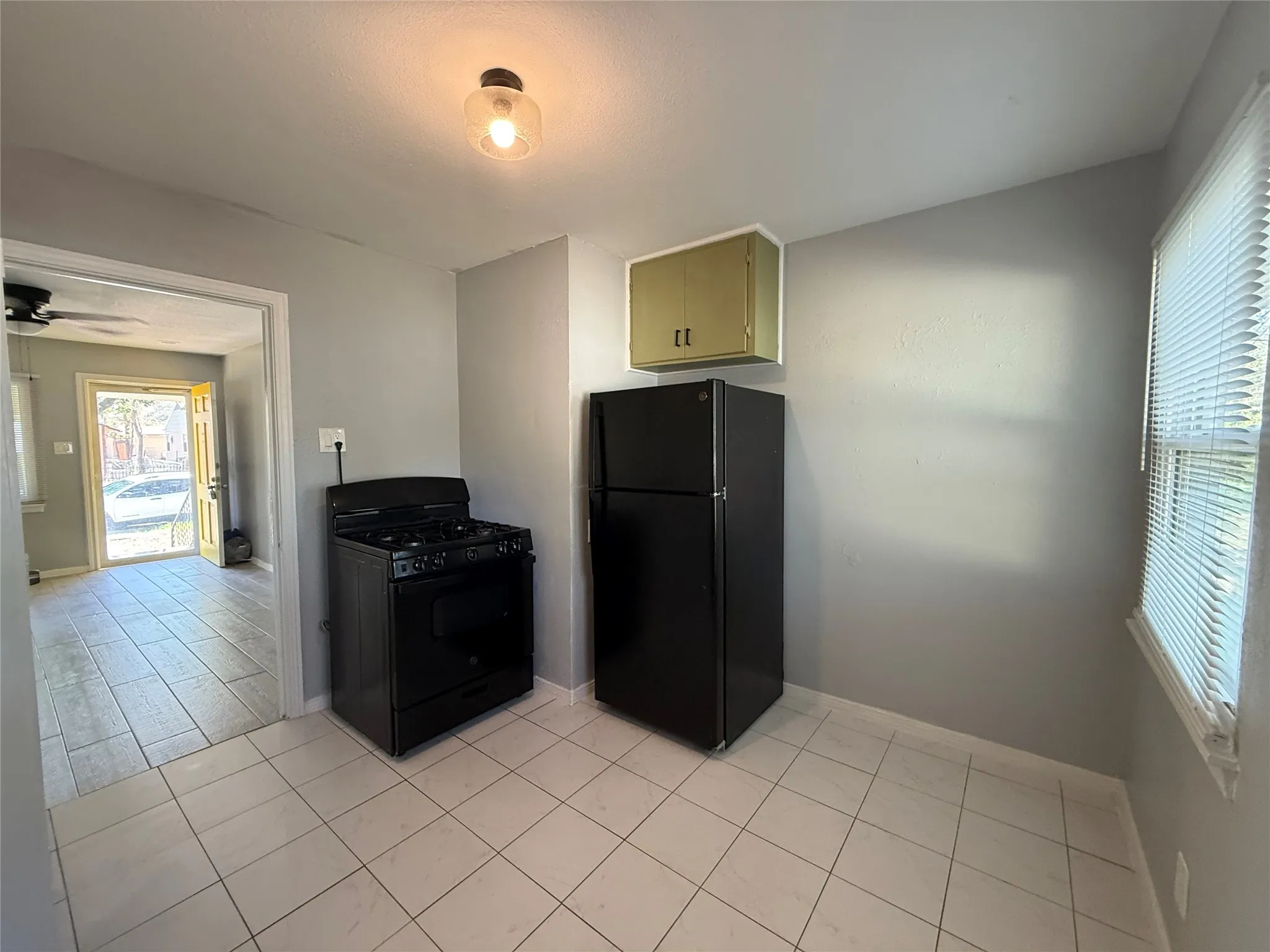 Duplex For Rent in Tarrant County , 4127 Fox Drive, Fort Worth, Texas 76117, 2 Bedroom, 1 Bathroom, Garage spaces, 705 Sqft, built in 1950, mls#21407742, Real Estate Agent in Fort Worth, Homes For Rent in Tarrant county, Homes For Rent in Fort Worth, Realtor in Fort Worth Texas, Real Estate Brokerage Independent Realty Texas, Luminita Cordes Realtor