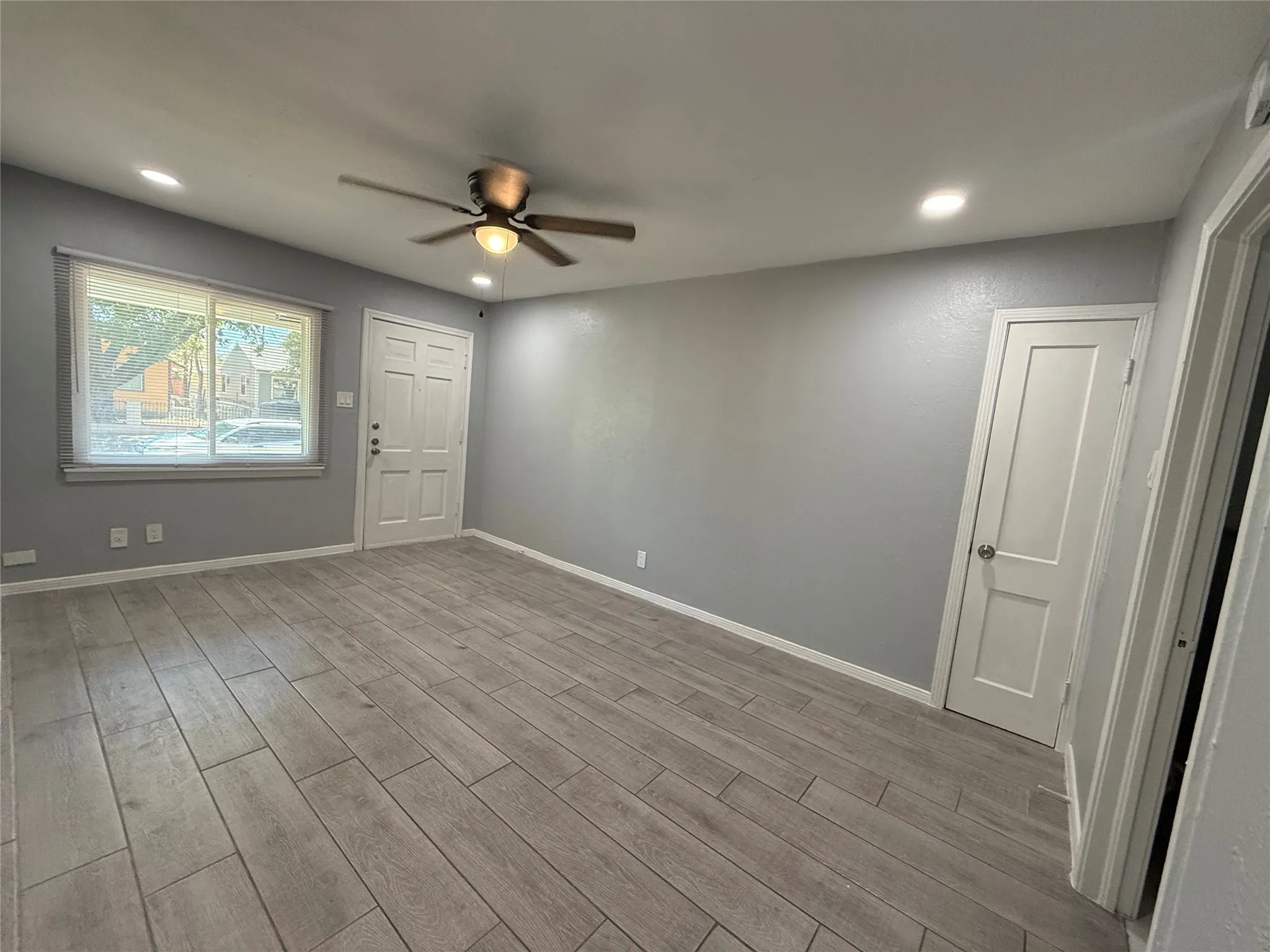 Duplex For Rent in Tarrant County , 4127 Fox Drive, Fort Worth, Texas 76117, 2 Bedroom, 1 Bathroom, Garage spaces, 705 Sqft, built in 1950, mls#21407742, Real Estate Agent in Fort Worth, Homes For Rent in Tarrant county, Homes For Rent in Fort Worth, Realtor in Fort Worth Texas, Real Estate Brokerage Independent Realty Texas, Luminita Cordes Realtor