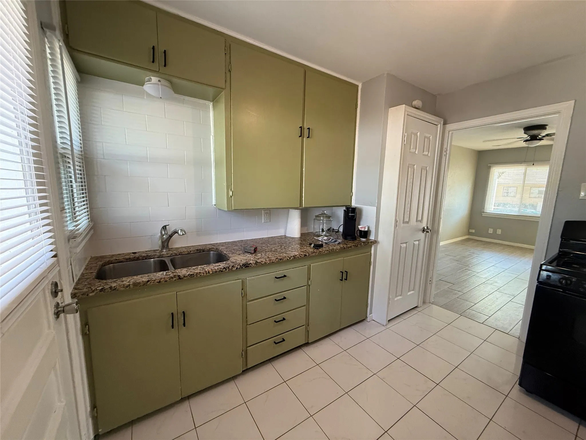 Duplex For Rent in Tarrant County , 4127 Fox Drive, Fort Worth, Texas 76117, 2 Bedroom, 1 Bathroom, Garage spaces, 705 Sqft, built in 1950, mls#21407742, Real Estate Agent in Fort Worth, Homes For Rent in Tarrant county, Homes For Rent in Fort Worth, Realtor in Fort Worth Texas, Real Estate Brokerage Independent Realty Texas, Luminita Cordes Realtor
