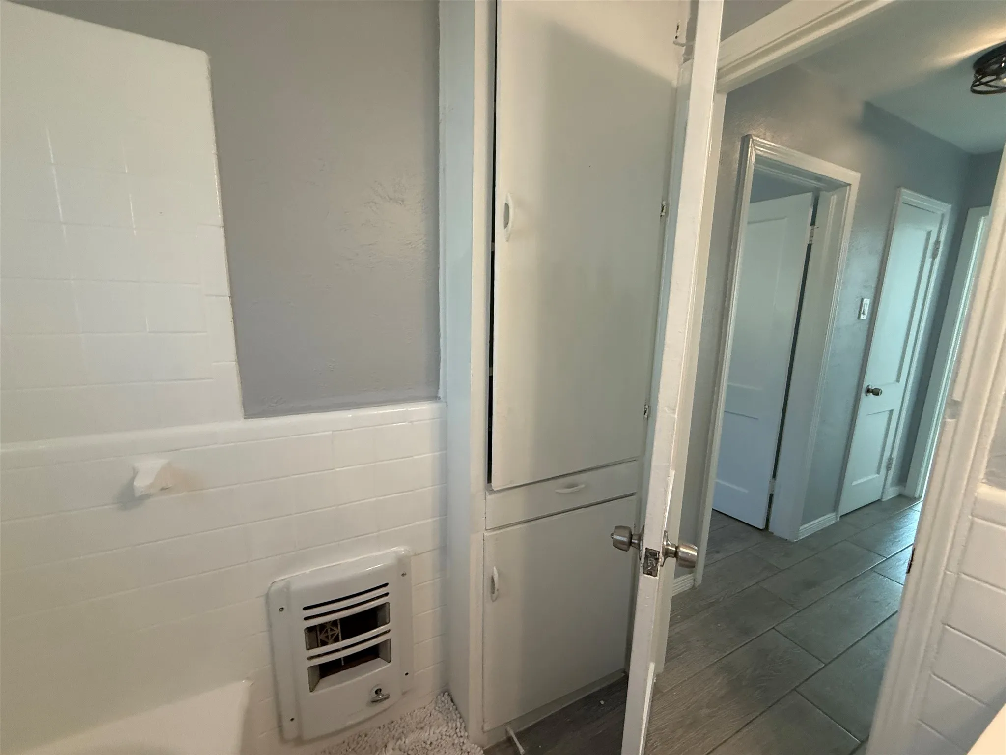 Duplex For Rent in Tarrant County , 4127 Fox Drive, Fort Worth, Texas 76117, 2 Bedroom, 1 Bathroom, Garage spaces, 705 Sqft, built in 1950, mls#21407742, Real Estate Agent in Fort Worth, Homes For Rent in Tarrant county, Homes For Rent in Fort Worth, Realtor in Fort Worth Texas, Real Estate Brokerage Independent Realty Texas, Luminita Cordes Realtor
