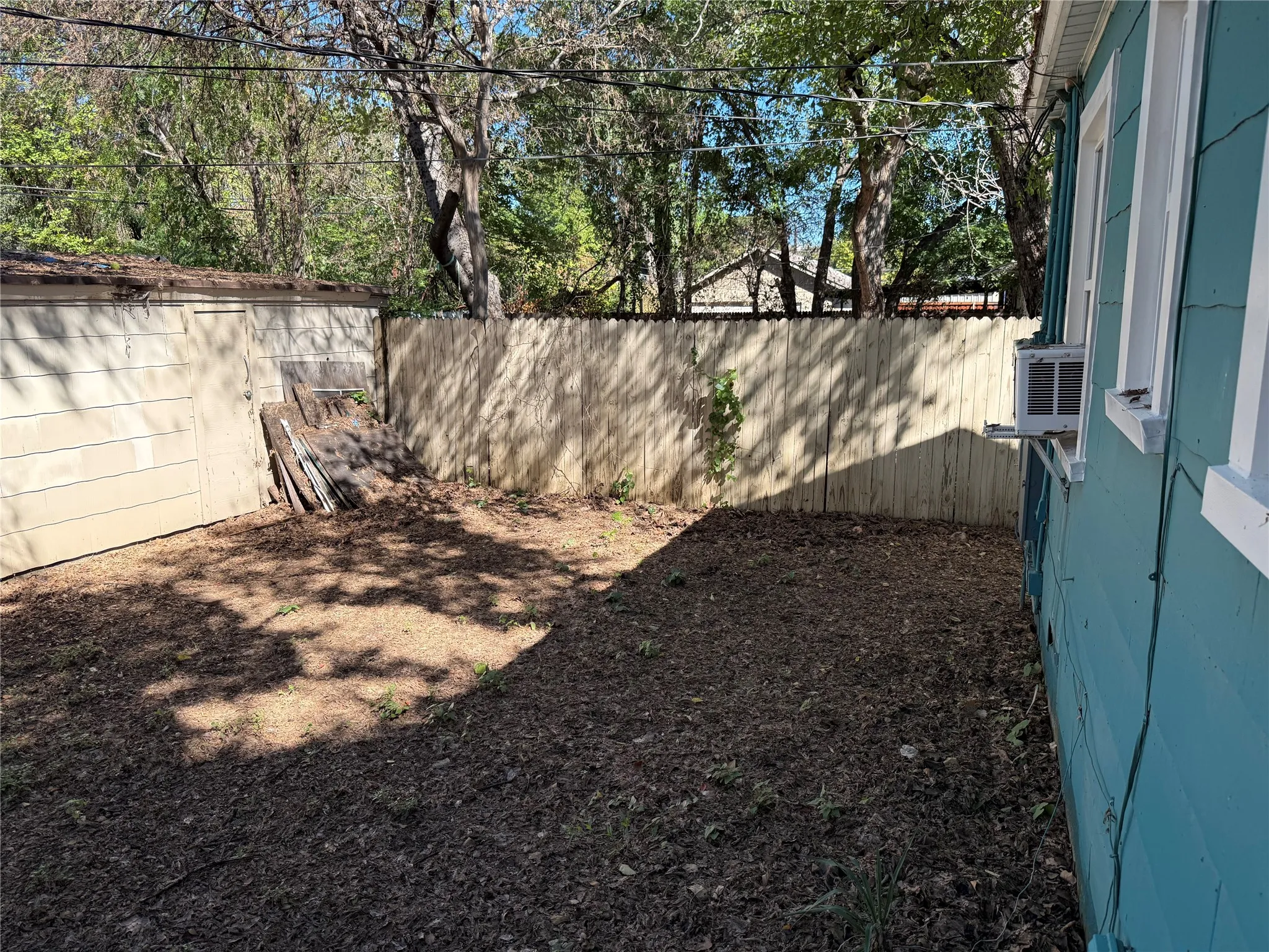 Duplex For Rent in Tarrant County , 4127 Fox Drive, Fort Worth, Texas 76117, 2 Bedroom, 1 Bathroom, Garage spaces, 705 Sqft, built in 1950, mls#21407742, Real Estate Agent in Fort Worth, Homes For Rent in Tarrant county, Homes For Rent in Fort Worth, Realtor in Fort Worth Texas, Real Estate Brokerage Independent Realty Texas, Luminita Cordes Realtor