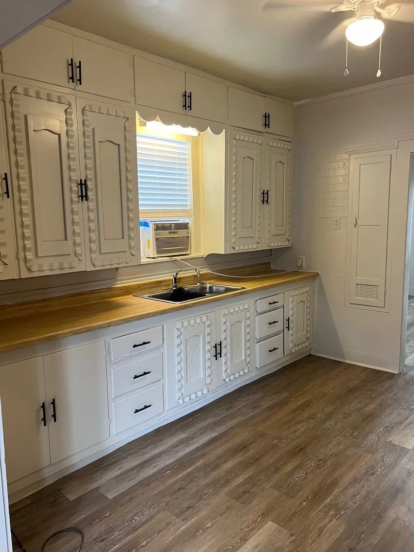 Single Family Residence For Rent in Nolan County , 1304 James Street, Sweetwater, Texas 79556, 3 Bedroom, 1 Bathroom, Garage spaces, 1,657 Sqft, built in 1960, mls#21407744, Real Estate Agent in Sweetwater, Homes For Rent in Nolan county, Homes For Rent in Sweetwater, Realtor in Sweetwater Texas, Real Estate Brokerage Independent Realty Texas, Luminita Cordes Realtor