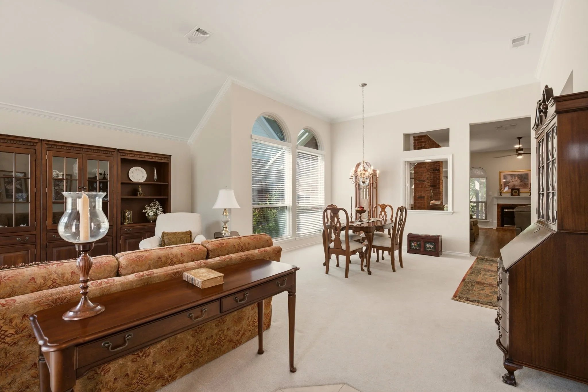 Single Family Residence For Sale in Collin County , 2638 Valley Creek Trail, Mc Kinney, Texas 75072, 3 Bedroom, 2 Bathroom, 2 Garage spaces, 2,283 Sqft, built in 1989, mls#21406627, Real Estate Agent in Mc Kinney, Homes For Sale in Collin county, Homes For Sale in Mc Kinney, Realtor in Mc Kinney Texas, Real Estate Brokerage Independent Realty Texas, Luminita Cordes Realtor