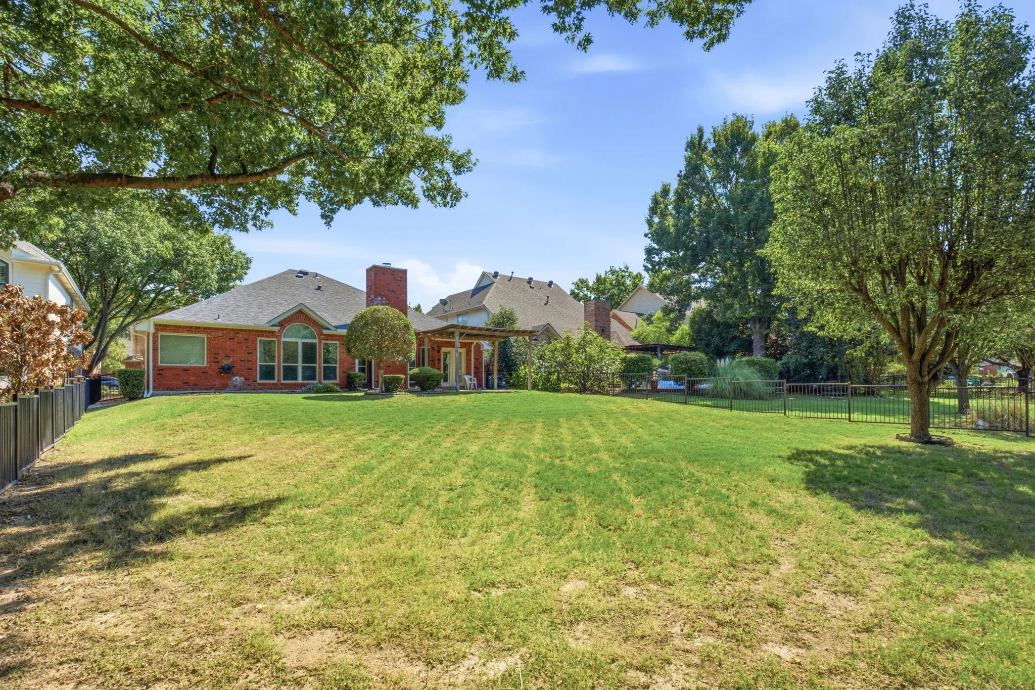 Single Family Residence For Sale in Collin County , 2638 Valley Creek Trail, Mc Kinney, Texas 75072, 3 Bedroom, 2 Bathroom, 2 Garage spaces, 2,283 Sqft, built in 1989, mls#21406627, Real Estate Agent in Mc Kinney, Homes For Sale in Collin county, Homes For Sale in Mc Kinney, Realtor in Mc Kinney Texas, Real Estate Brokerage Independent Realty Texas, Luminita Cordes Realtor