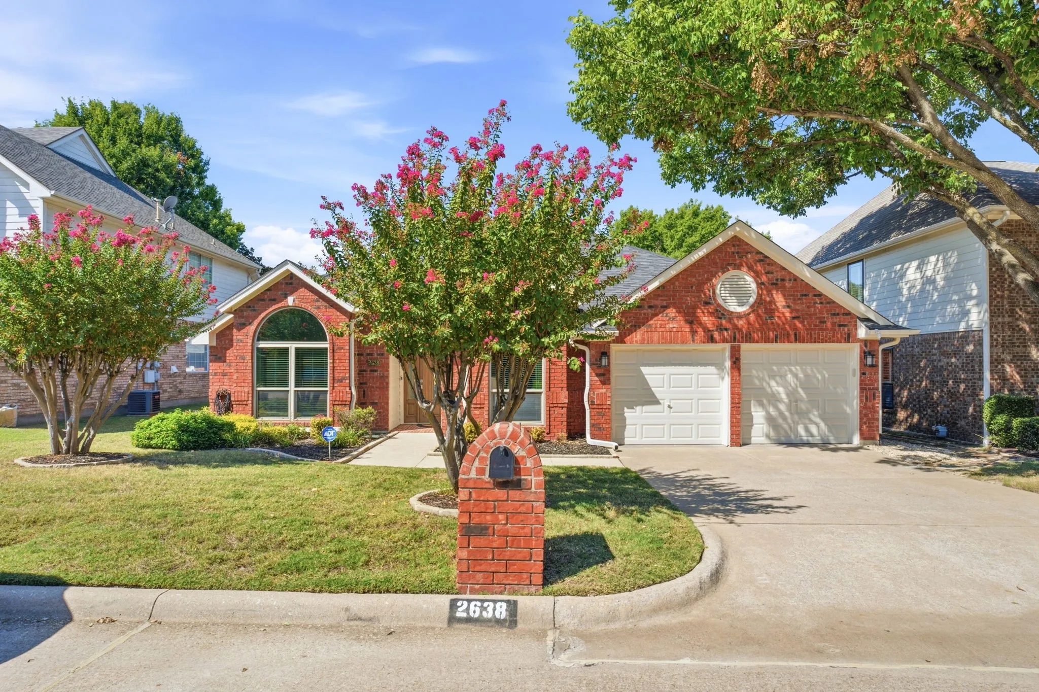 Single Family Residence For Sale in Collin County , 2638 Valley Creek Trail, Mc Kinney, Texas 75072, 3 Bedroom, 2 Bathroom, 2 Garage spaces, 2,283 Sqft, built in 1989, mls#21406627, Real Estate Agent in Mc Kinney, Homes For Sale in Collin county, Homes For Sale in Mc Kinney, Realtor in Mc Kinney Texas, Real Estate Brokerage Independent Realty Texas, Luminita Cordes Realtor