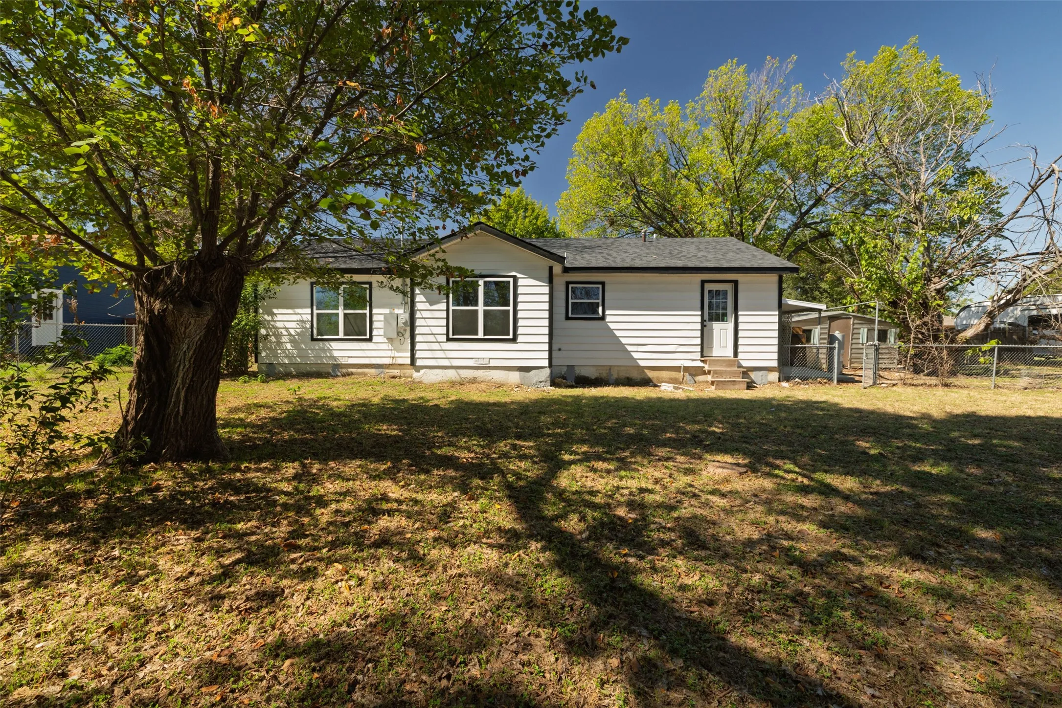 Single Family Residence For Sale in Tarrant County , 3732 Cheryl Street, Haltom City, Texas 76117, 4 Bedroom, 2 Bathroom, Garage spaces, 1,540 Sqft, built in 1954, mls#21405056, Real Estate Agent in Haltom City, Homes For Sale in Tarrant county, Homes For Sale in Haltom City, Realtor in Haltom City Texas, Real Estate Brokerage Independent Realty Texas, Luminita Cordes Realtor