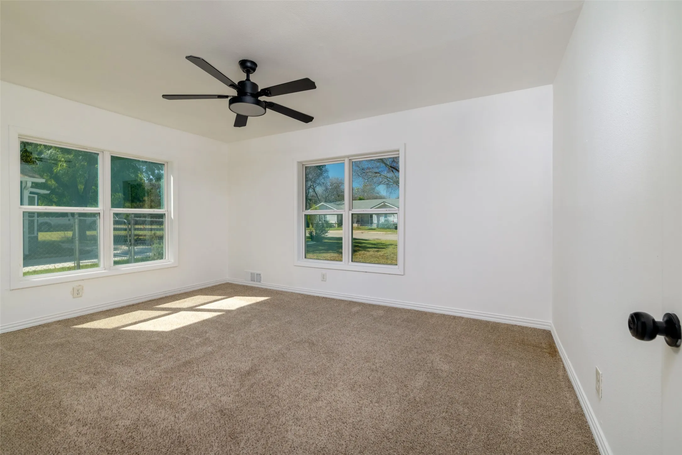 Single Family Residence For Sale in Tarrant County , 3732 Cheryl Street, Haltom City, Texas 76117, 4 Bedroom, 2 Bathroom, Garage spaces, 1,540 Sqft, built in 1954, mls#21405056, Real Estate Agent in Haltom City, Homes For Sale in Tarrant county, Homes For Sale in Haltom City, Realtor in Haltom City Texas, Real Estate Brokerage Independent Realty Texas, Luminita Cordes Realtor