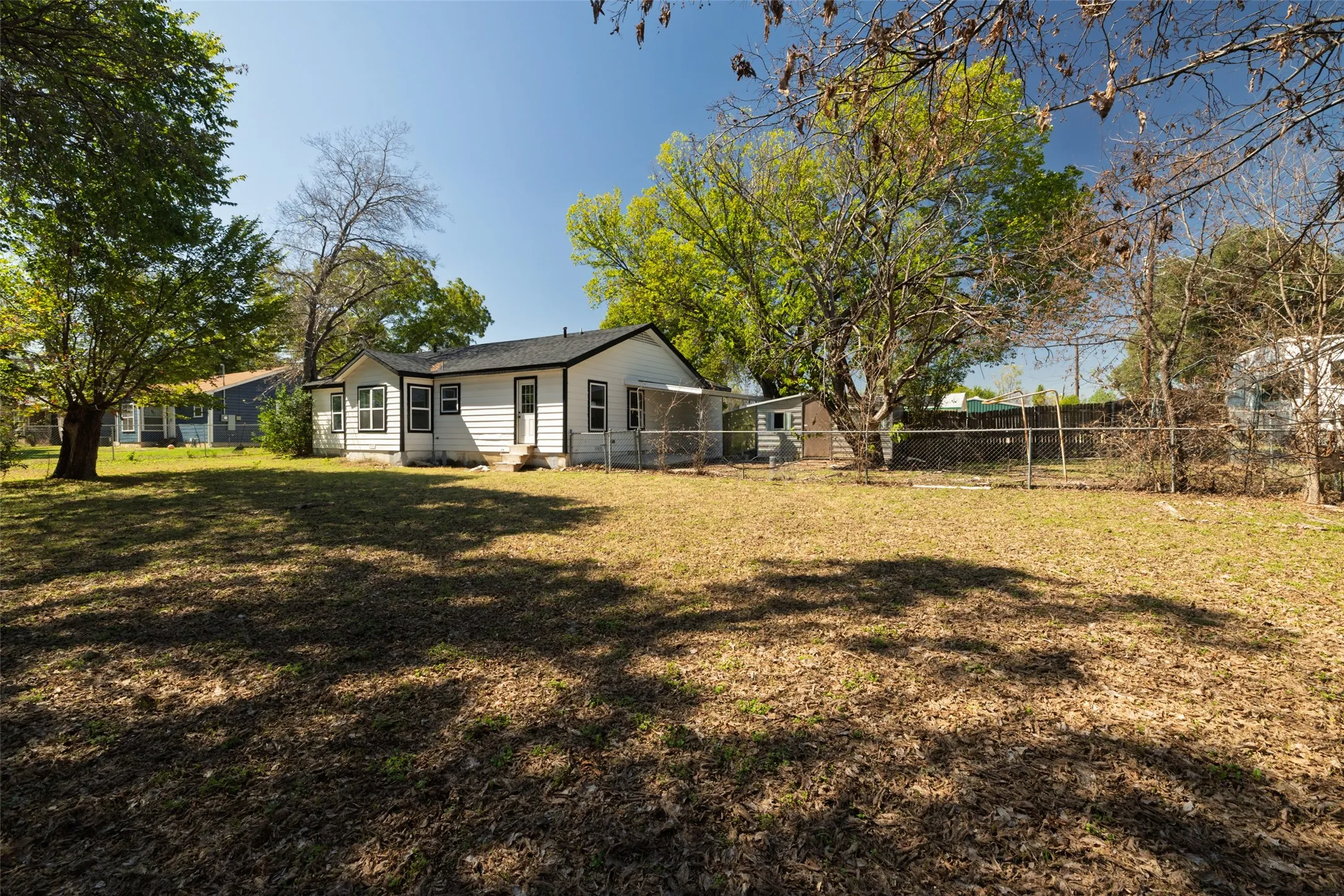 Single Family Residence For Sale in Tarrant County , 3732 Cheryl Street, Haltom City, Texas 76117, 4 Bedroom, 2 Bathroom, Garage spaces, 1,540 Sqft, built in 1954, mls#21405056, Real Estate Agent in Haltom City, Homes For Sale in Tarrant county, Homes For Sale in Haltom City, Realtor in Haltom City Texas, Real Estate Brokerage Independent Realty Texas, Luminita Cordes Realtor