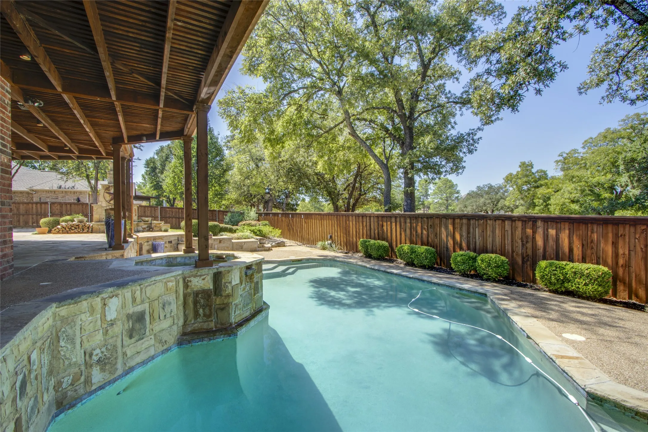 Single Family Residence For Sale in Denton County , 2705 Quail Cove Drive, Highland Village, Texas 75077, 4 Bedroom, 4 Bathroom, 5 Garage spaces, 3,505 Sqft, built in 2001, mls#21381414, Real Estate Agent in Highland Village, Homes For Sale in Denton county, Homes For Sale in Highland Village, Realtor in Highland Village Texas, Real Estate Brokerage Independent Realty Texas, Luminita Cordes Realtor