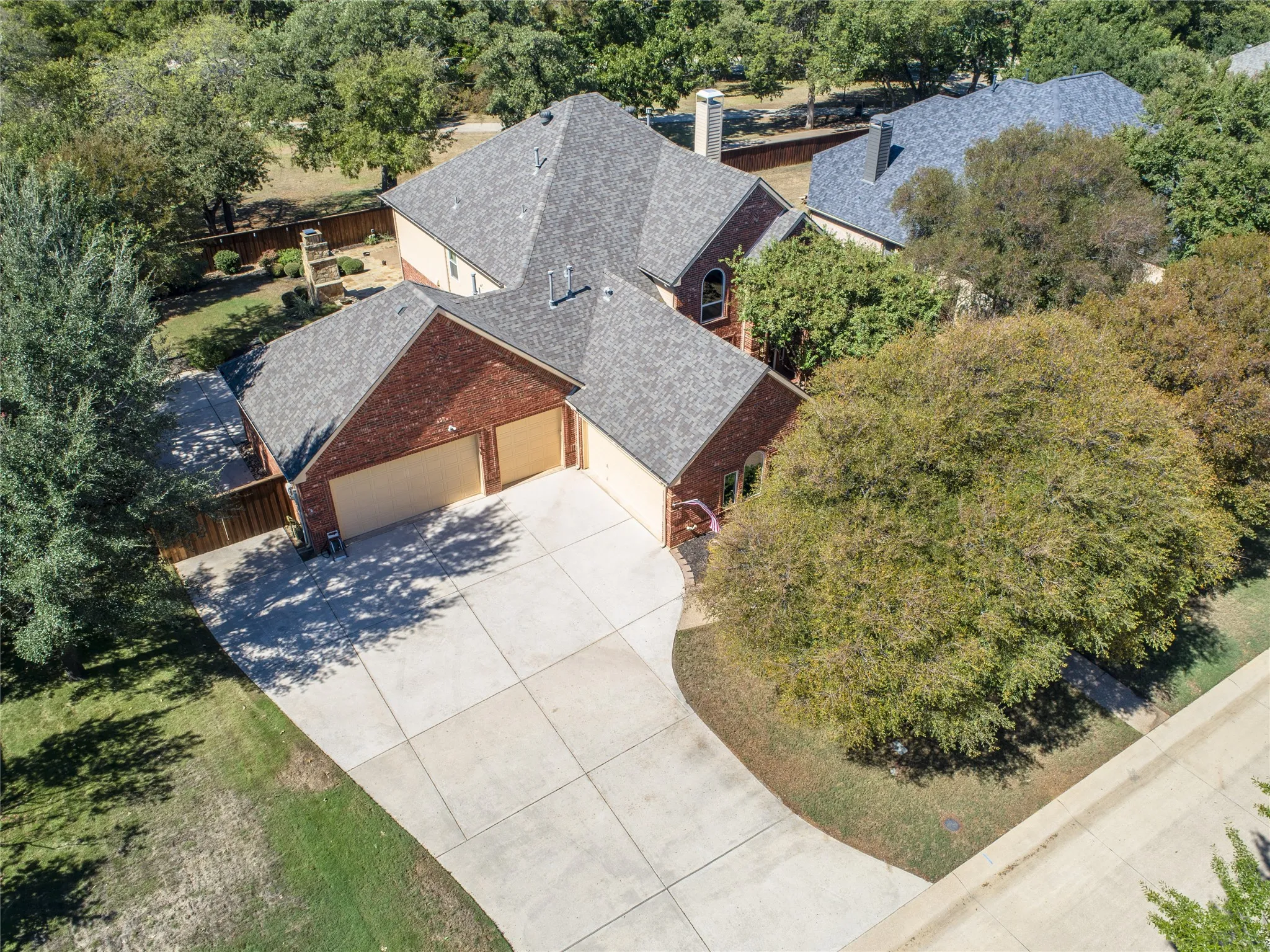 Single Family Residence For Sale in Denton County , 2705 Quail Cove Drive, Highland Village, Texas 75077, 4 Bedroom, 4 Bathroom, 5 Garage spaces, 3,505 Sqft, built in 2001, mls#21381414, Real Estate Agent in Highland Village, Homes For Sale in Denton county, Homes For Sale in Highland Village, Realtor in Highland Village Texas, Real Estate Brokerage Independent Realty Texas, Luminita Cordes Realtor