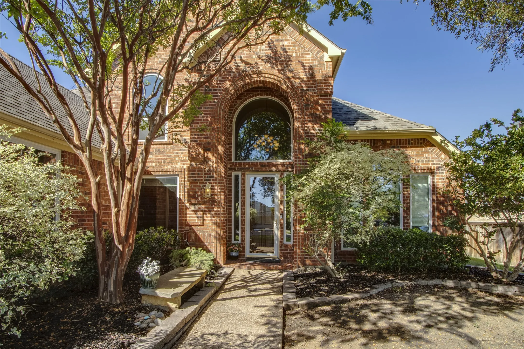 Single Family Residence For Sale in Denton County , 2705 Quail Cove Drive, Highland Village, Texas 75077, 4 Bedroom, 4 Bathroom, 5 Garage spaces, 3,505 Sqft, built in 2001, mls#21381414, Real Estate Agent in Highland Village, Homes For Sale in Denton county, Homes For Sale in Highland Village, Realtor in Highland Village Texas, Real Estate Brokerage Independent Realty Texas, Luminita Cordes Realtor