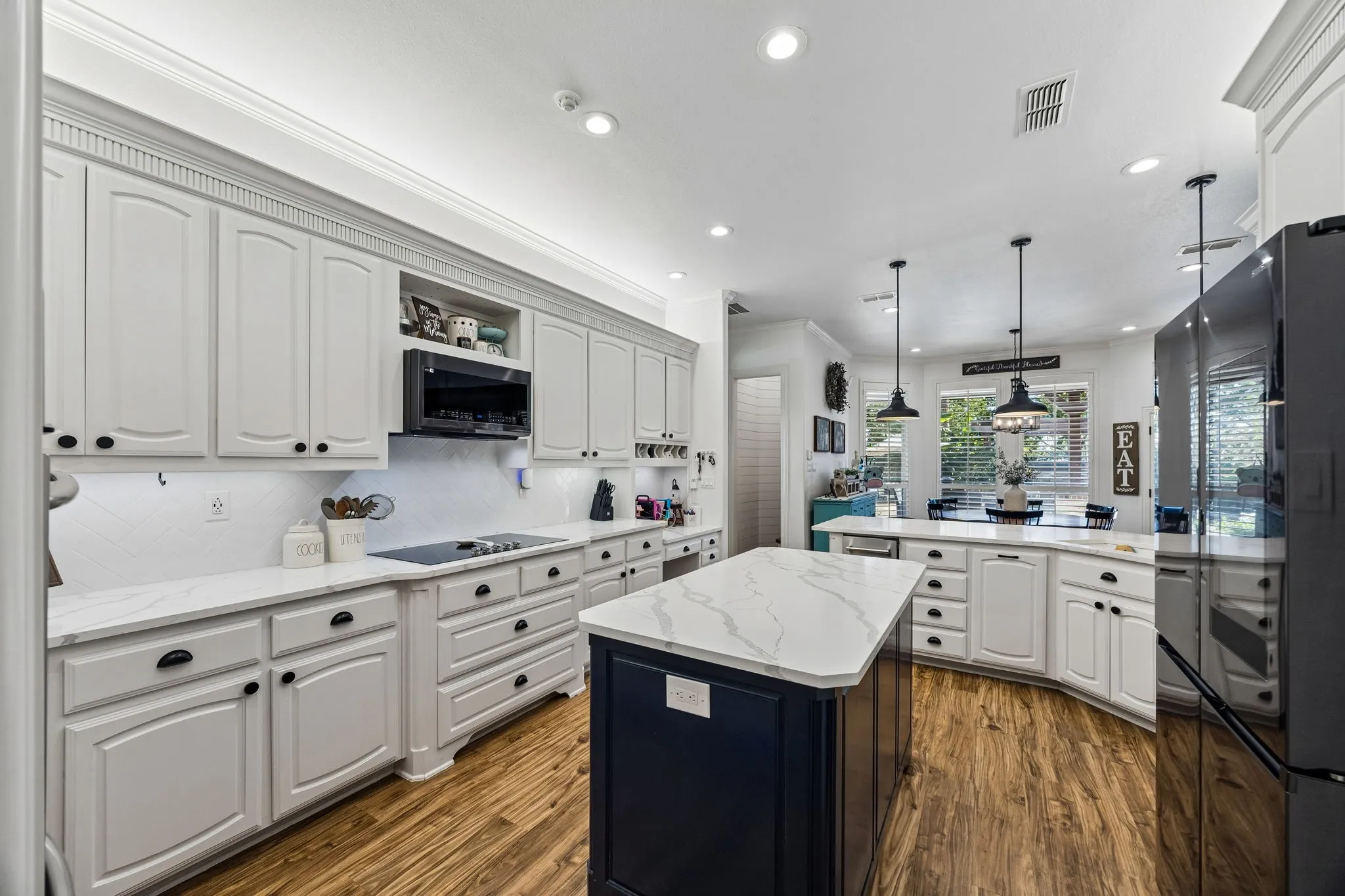 Single Family Residence For Sale in Rockwall County , 465 Equestrian Drive, Rockwall, Texas 75032, 5 Bedroom, 6 Bathroom, 4 Garage spaces, 5,535 Sqft, built in 2004, mls#21406622, Real Estate Agent in Rockwall, Homes For Sale in Rockwall county, Homes For Sale in Rockwall, Realtor in Rockwall Texas, Real Estate Brokerage Independent Realty Texas, Luminita Cordes Realtor