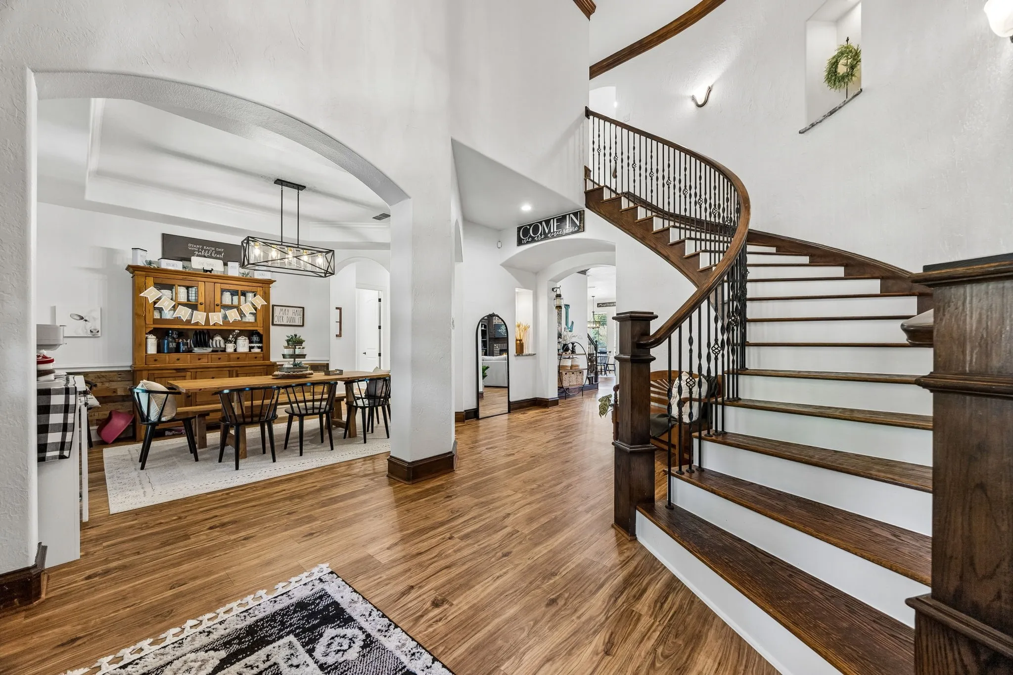 Single Family Residence For Sale in Rockwall County , 465 Equestrian Drive, Rockwall, Texas 75032, 5 Bedroom, 6 Bathroom, 4 Garage spaces, 5,535 Sqft, built in 2004, mls#21406622, Real Estate Agent in Rockwall, Homes For Sale in Rockwall county, Homes For Sale in Rockwall, Realtor in Rockwall Texas, Real Estate Brokerage Independent Realty Texas, Luminita Cordes Realtor