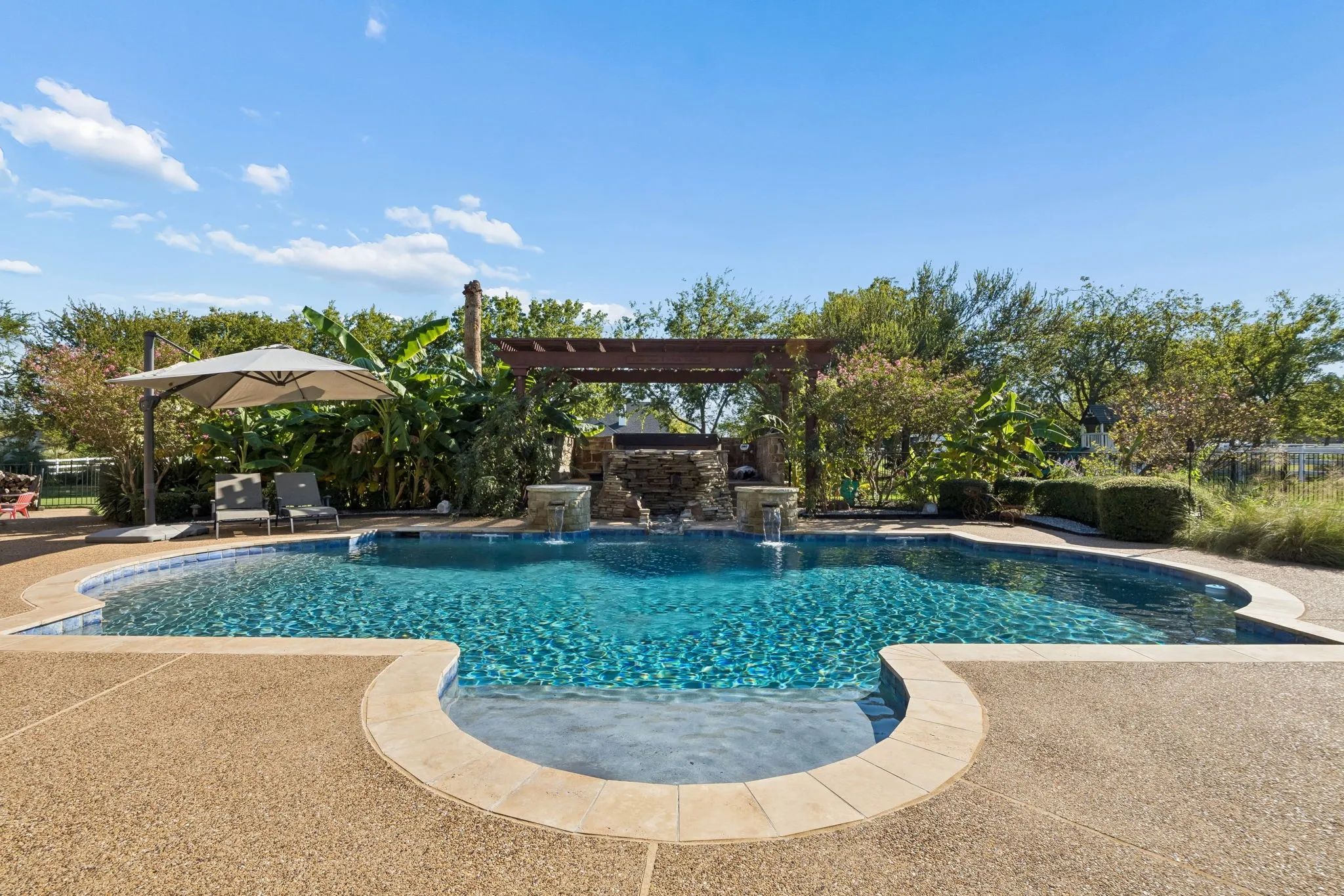 Single Family Residence For Sale in Rockwall County , 465 Equestrian Drive, Rockwall, Texas 75032, 5 Bedroom, 6 Bathroom, 4 Garage spaces, 5,535 Sqft, built in 2004, mls#21406622, Real Estate Agent in Rockwall, Homes For Sale in Rockwall county, Homes For Sale in Rockwall, Realtor in Rockwall Texas, Real Estate Brokerage Independent Realty Texas, Luminita Cordes Realtor