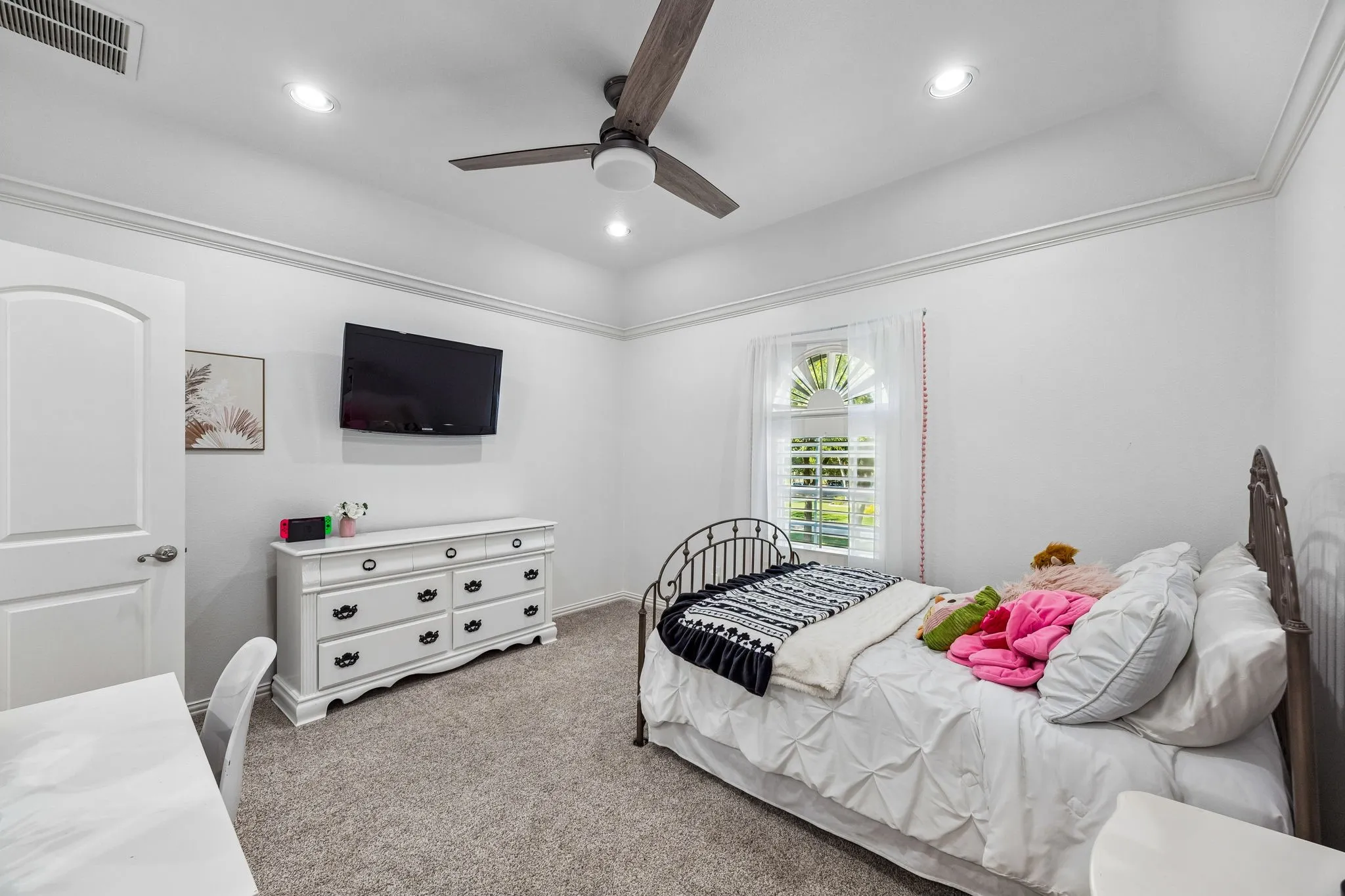 Single Family Residence For Sale in Rockwall County , 465 Equestrian Drive, Rockwall, Texas 75032, 5 Bedroom, 6 Bathroom, 4 Garage spaces, 5,535 Sqft, built in 2004, mls#21406622, Real Estate Agent in Rockwall, Homes For Sale in Rockwall county, Homes For Sale in Rockwall, Realtor in Rockwall Texas, Real Estate Brokerage Independent Realty Texas, Luminita Cordes Realtor