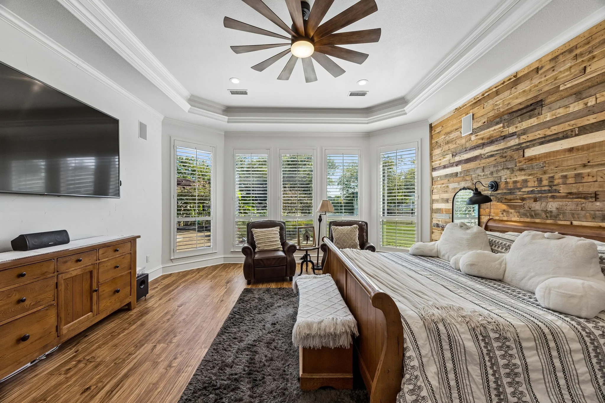 Single Family Residence For Sale in Rockwall County , 465 Equestrian Drive, Rockwall, Texas 75032, 5 Bedroom, 6 Bathroom, 4 Garage spaces, 5,535 Sqft, built in 2004, mls#21406622, Real Estate Agent in Rockwall, Homes For Sale in Rockwall county, Homes For Sale in Rockwall, Realtor in Rockwall Texas, Real Estate Brokerage Independent Realty Texas, Luminita Cordes Realtor