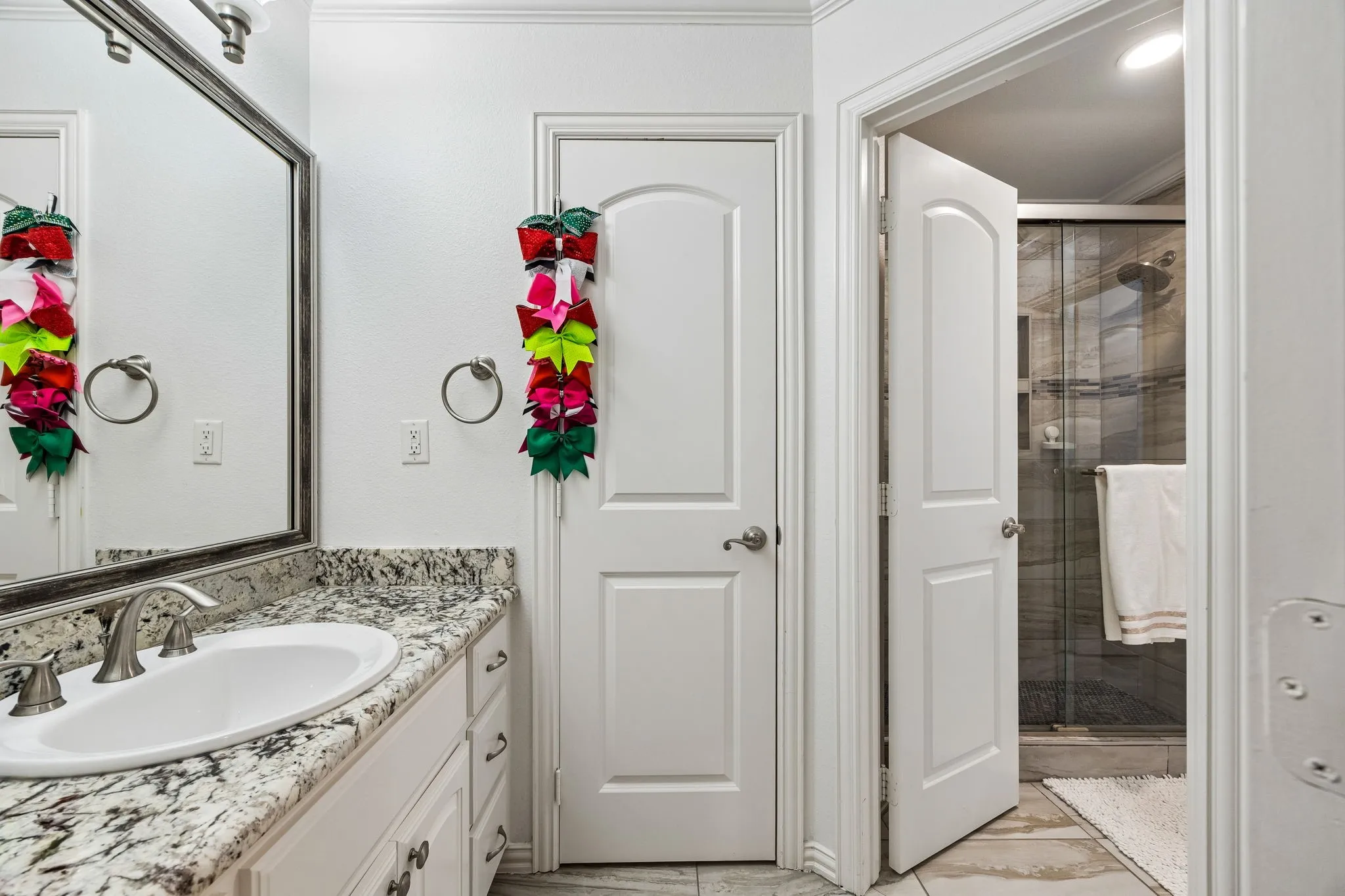 Single Family Residence For Sale in Rockwall County , 465 Equestrian Drive, Rockwall, Texas 75032, 5 Bedroom, 6 Bathroom, 4 Garage spaces, 5,535 Sqft, built in 2004, mls#21406622, Real Estate Agent in Rockwall, Homes For Sale in Rockwall county, Homes For Sale in Rockwall, Realtor in Rockwall Texas, Real Estate Brokerage Independent Realty Texas, Luminita Cordes Realtor