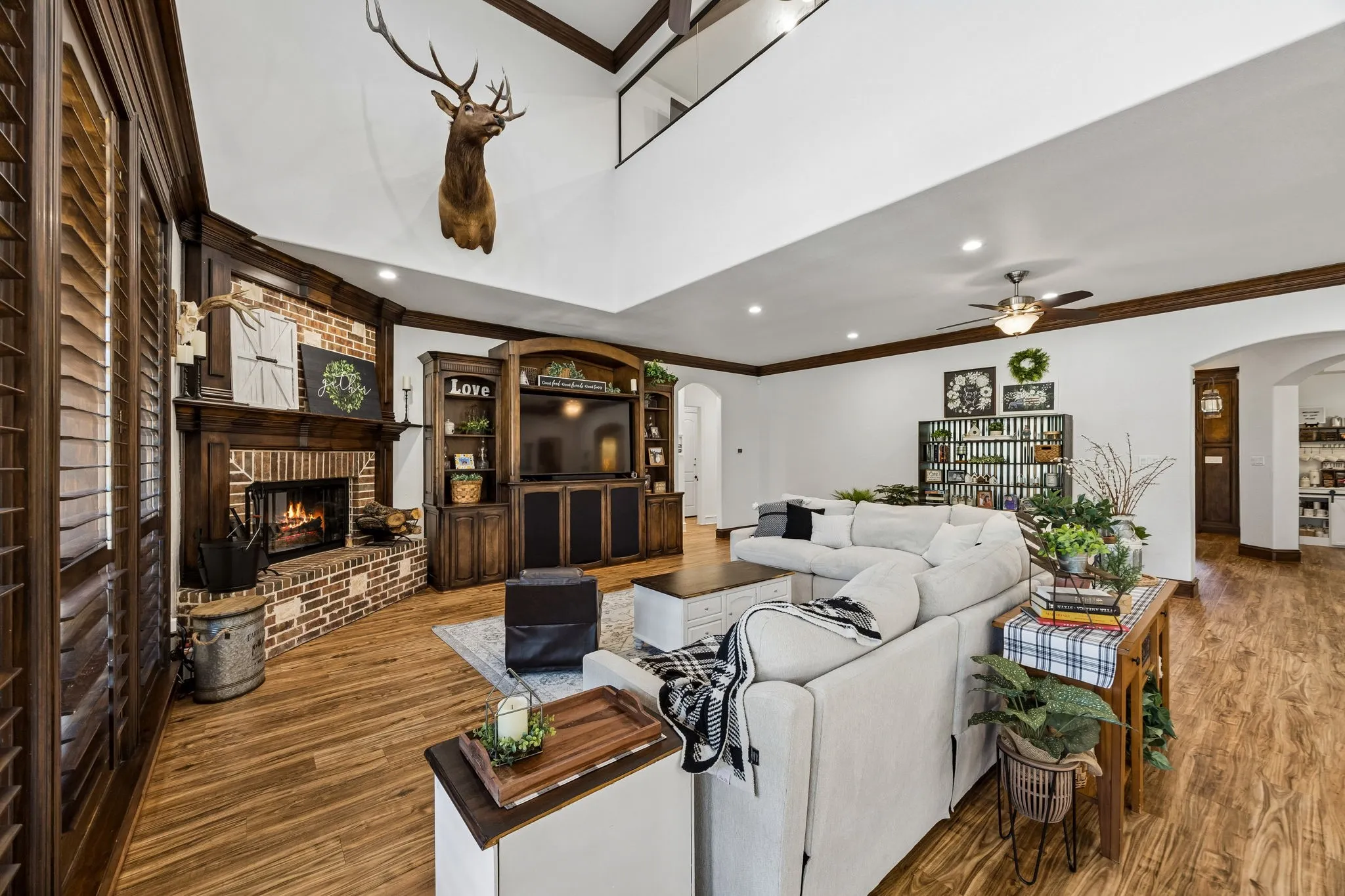Single Family Residence For Sale in Rockwall County , 465 Equestrian Drive, Rockwall, Texas 75032, 5 Bedroom, 6 Bathroom, 4 Garage spaces, 5,535 Sqft, built in 2004, mls#21406622, Real Estate Agent in Rockwall, Homes For Sale in Rockwall county, Homes For Sale in Rockwall, Realtor in Rockwall Texas, Real Estate Brokerage Independent Realty Texas, Luminita Cordes Realtor