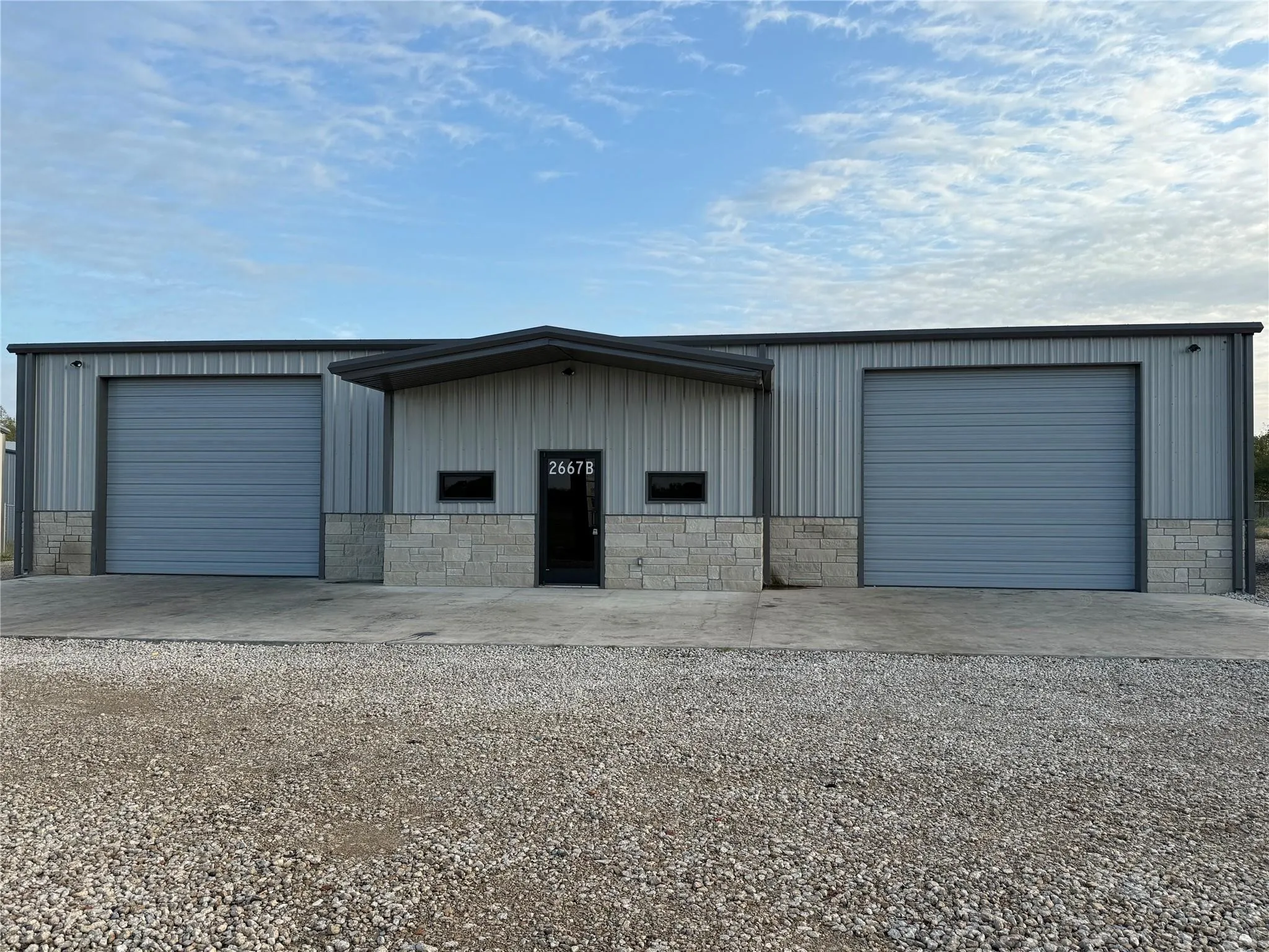 Warehouse For Rent in Hunt County , 2667-B S US Highway 69, Greenville, Texas 75402, 0, 0, Garage spaces, 0 Sqft, built in 2023, mls#21407513, Real Estate Agent in Greenville, Homes For Rent in Hunt county, Homes For Rent in Greenville, Realtor in Greenville Texas, Real Estate Brokerage Independent Realty Texas, Luminita Cordes Realtor