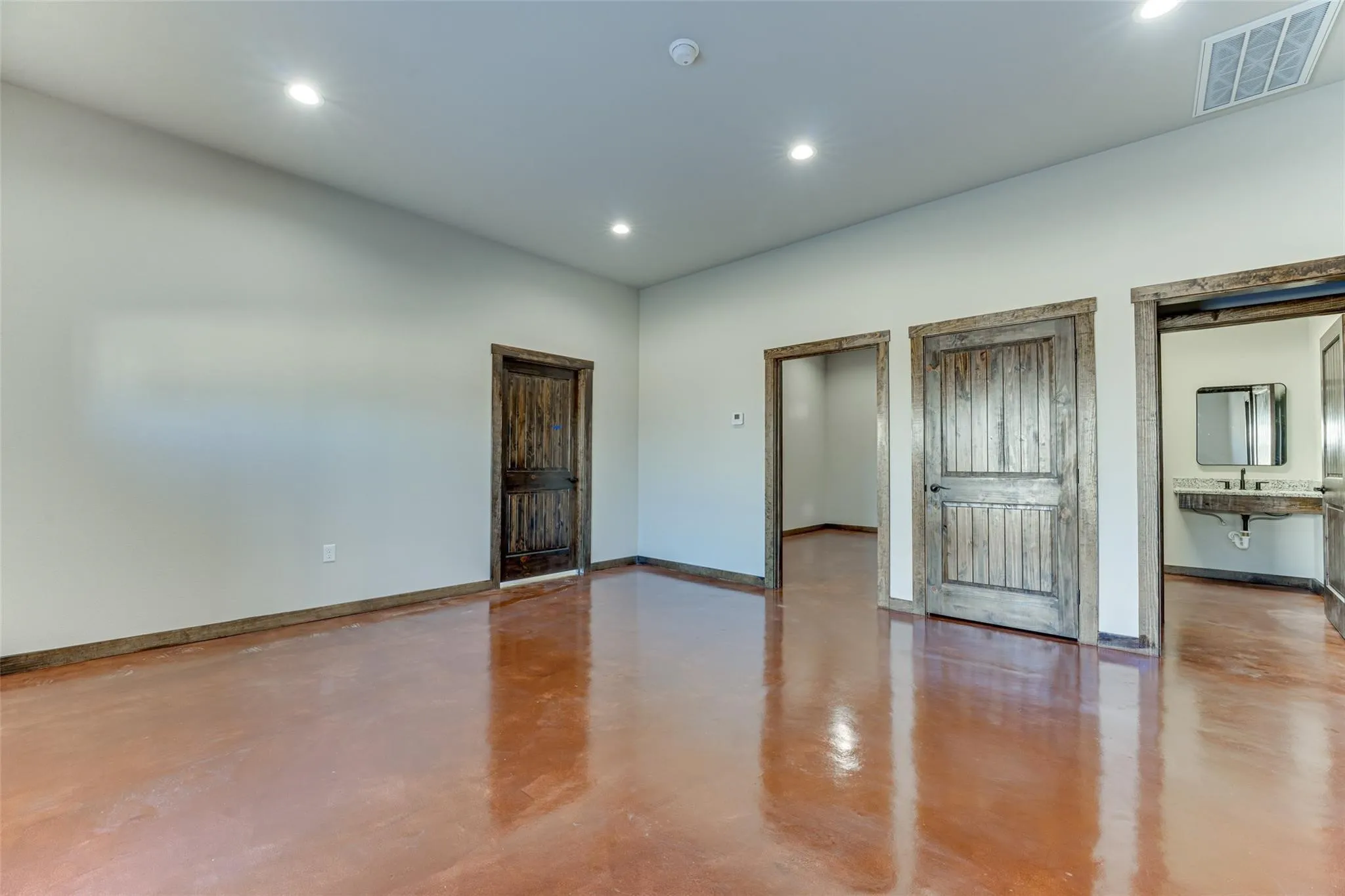 Warehouse For Rent in Hunt County , 2667-B S US Highway 69, Greenville, Texas 75402, 0, 0, Garage spaces, 0 Sqft, built in 2023, mls#21407513, Real Estate Agent in Greenville, Homes For Rent in Hunt county, Homes For Rent in Greenville, Realtor in Greenville Texas, Real Estate Brokerage Independent Realty Texas, Luminita Cordes Realtor