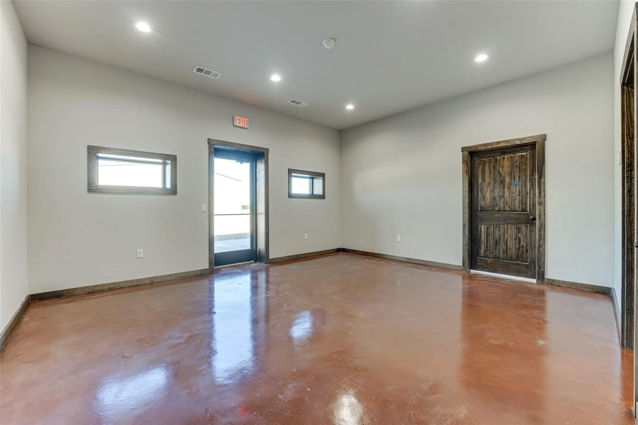 Warehouse For Rent in Hunt County , 2667-B S US Highway 69, Greenville, Texas 75402, 0, 0, Garage spaces, 0 Sqft, built in 2023, mls#21407513, Real Estate Agent in Greenville, Homes For Rent in Hunt county, Homes For Rent in Greenville, Realtor in Greenville Texas, Real Estate Brokerage Independent Realty Texas, Luminita Cordes Realtor