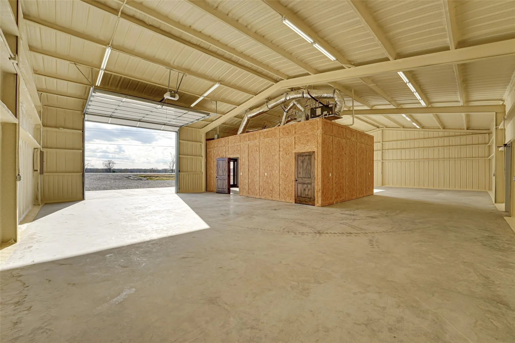 Warehouse For Rent in Hunt County , 2667-B S US Highway 69, Greenville, Texas 75402, 0, 0, Garage spaces, 0 Sqft, built in 2023, mls#21407513, Real Estate Agent in Greenville, Homes For Rent in Hunt county, Homes For Rent in Greenville, Realtor in Greenville Texas, Real Estate Brokerage Independent Realty Texas, Luminita Cordes Realtor
