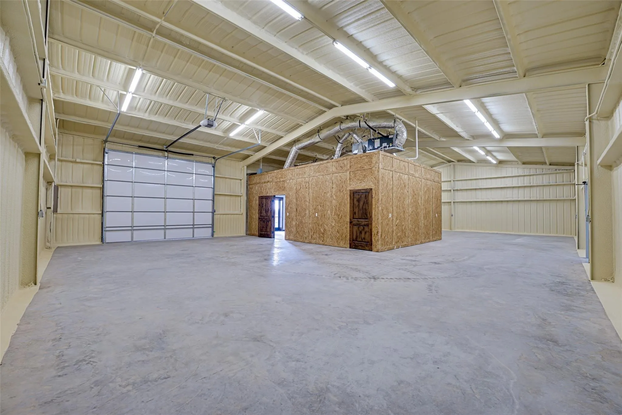 Warehouse For Rent in Hunt County , 2667-B S US Highway 69, Greenville, Texas 75402, 0, 0, Garage spaces, 0 Sqft, built in 2023, mls#21407513, Real Estate Agent in Greenville, Homes For Rent in Hunt county, Homes For Rent in Greenville, Realtor in Greenville Texas, Real Estate Brokerage Independent Realty Texas, Luminita Cordes Realtor