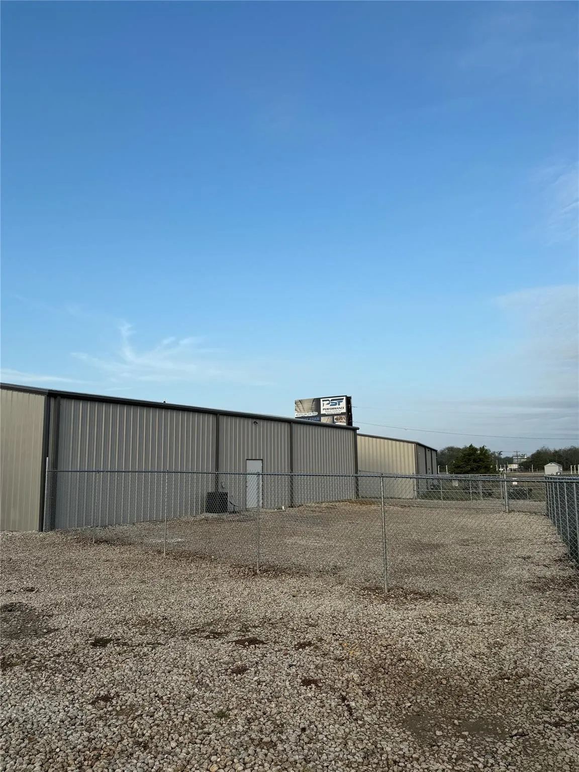 Warehouse For Rent in Hunt County , 2667-B S US Highway 69, Greenville, Texas 75402, 0, 0, Garage spaces, 0 Sqft, built in 2023, mls#21407513, Real Estate Agent in Greenville, Homes For Rent in Hunt county, Homes For Rent in Greenville, Realtor in Greenville Texas, Real Estate Brokerage Independent Realty Texas, Luminita Cordes Realtor