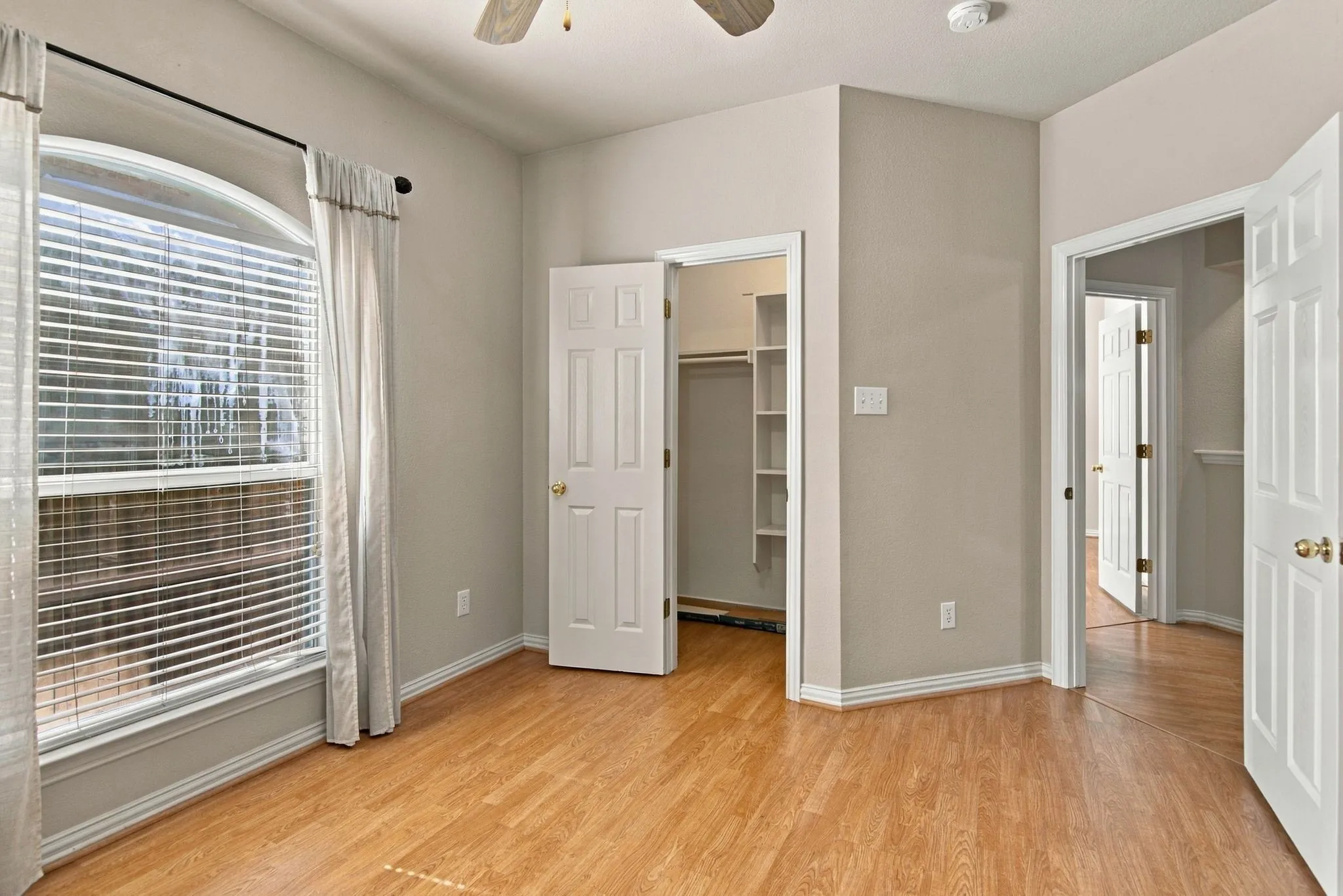 Single Family Residence For Sale in Tarrant County , 636 Wyndham Circle, Keller, Texas 76248, 3 Bedroom, 2 Bathroom, 1 Garage spaces, 1,650 Sqft, built in 1997, mls#21407163, Real Estate Agent in Keller, Homes For Sale in Tarrant county, Homes For Sale in Keller, Realtor in Keller Texas, Real Estate Brokerage Independent Realty Texas, Luminita Cordes Realtor