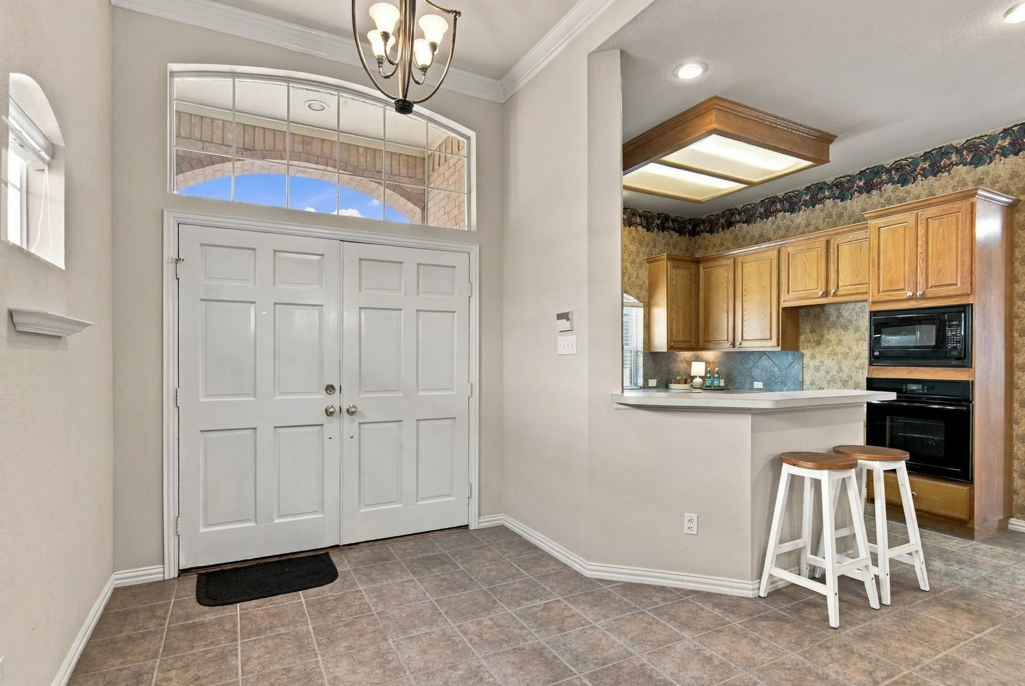 Single Family Residence For Sale in Tarrant County , 636 Wyndham Circle, Keller, Texas 76248, 3 Bedroom, 2 Bathroom, 1 Garage spaces, 1,650 Sqft, built in 1997, mls#21407163, Real Estate Agent in Keller, Homes For Sale in Tarrant county, Homes For Sale in Keller, Realtor in Keller Texas, Real Estate Brokerage Independent Realty Texas, Luminita Cordes Realtor