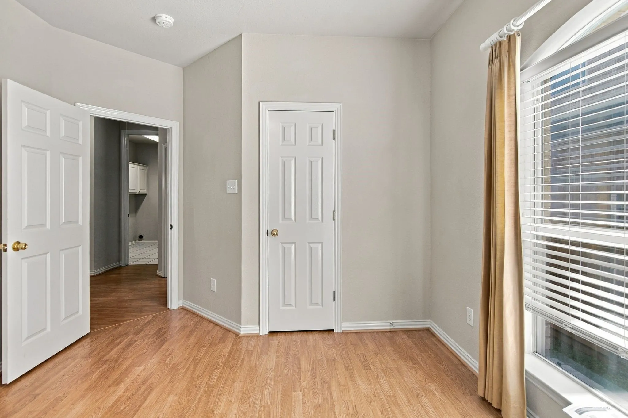 Single Family Residence For Sale in Tarrant County , 636 Wyndham Circle, Keller, Texas 76248, 3 Bedroom, 2 Bathroom, 1 Garage spaces, 1,650 Sqft, built in 1997, mls#21407163, Real Estate Agent in Keller, Homes For Sale in Tarrant county, Homes For Sale in Keller, Realtor in Keller Texas, Real Estate Brokerage Independent Realty Texas, Luminita Cordes Realtor